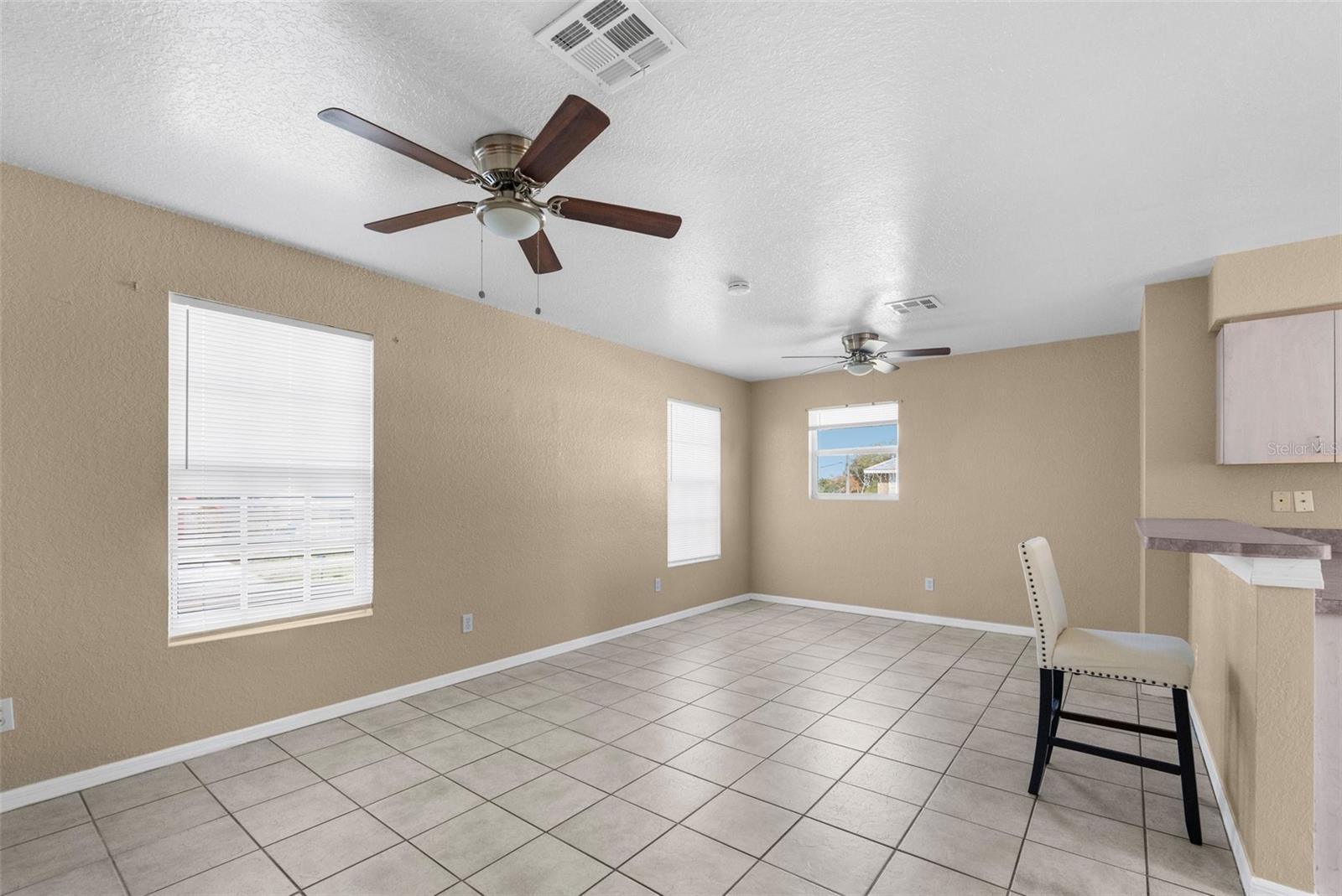 Image 21 of 37 For 11780 Linden Drive