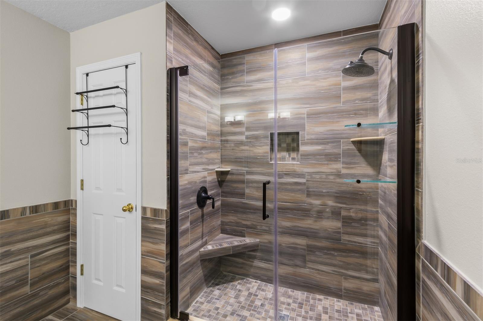 Image 23 of 44 For 6607 Gates Pointe Way