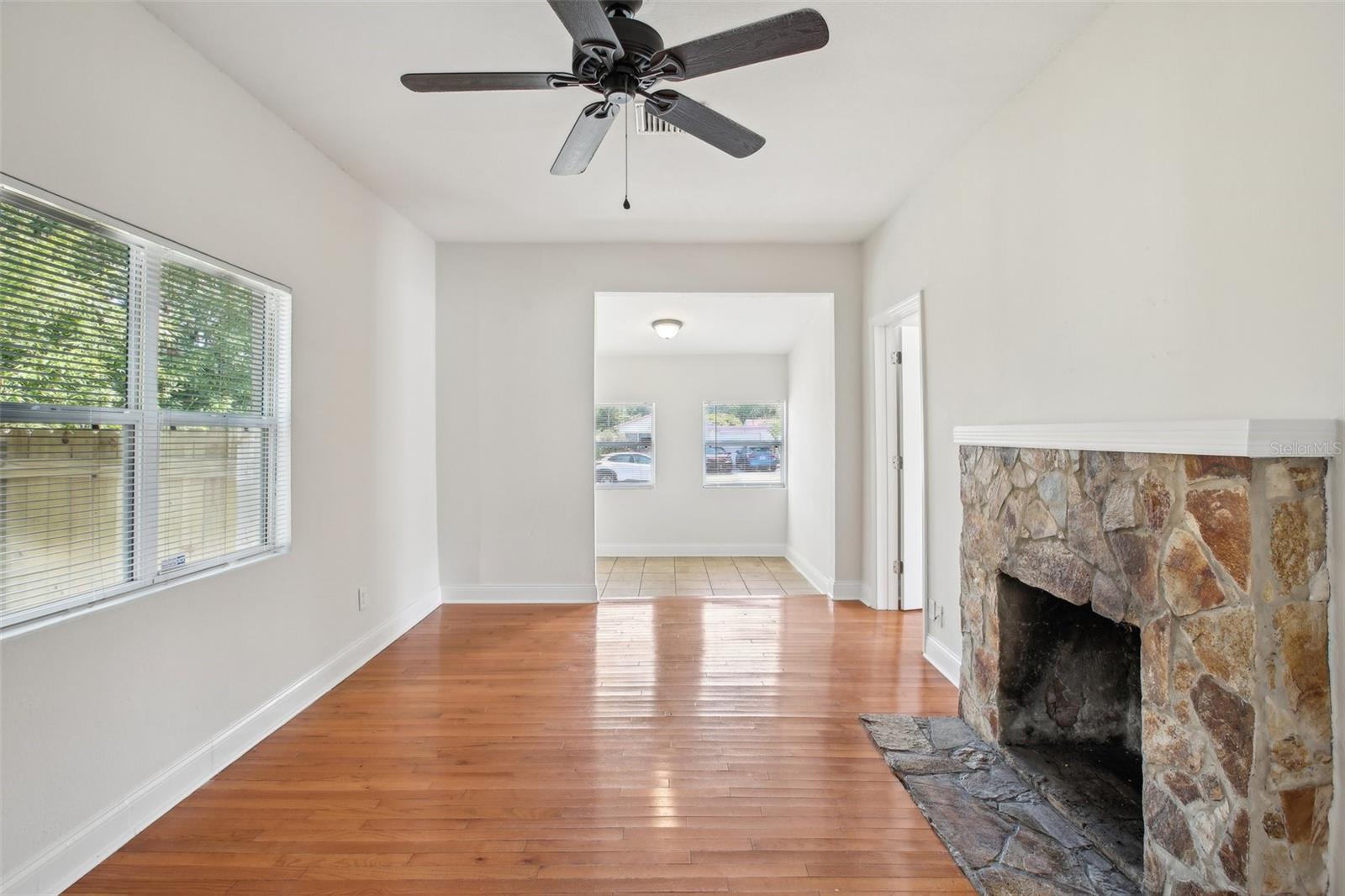 Image 11 of 31 For 1125 19th Avenue N