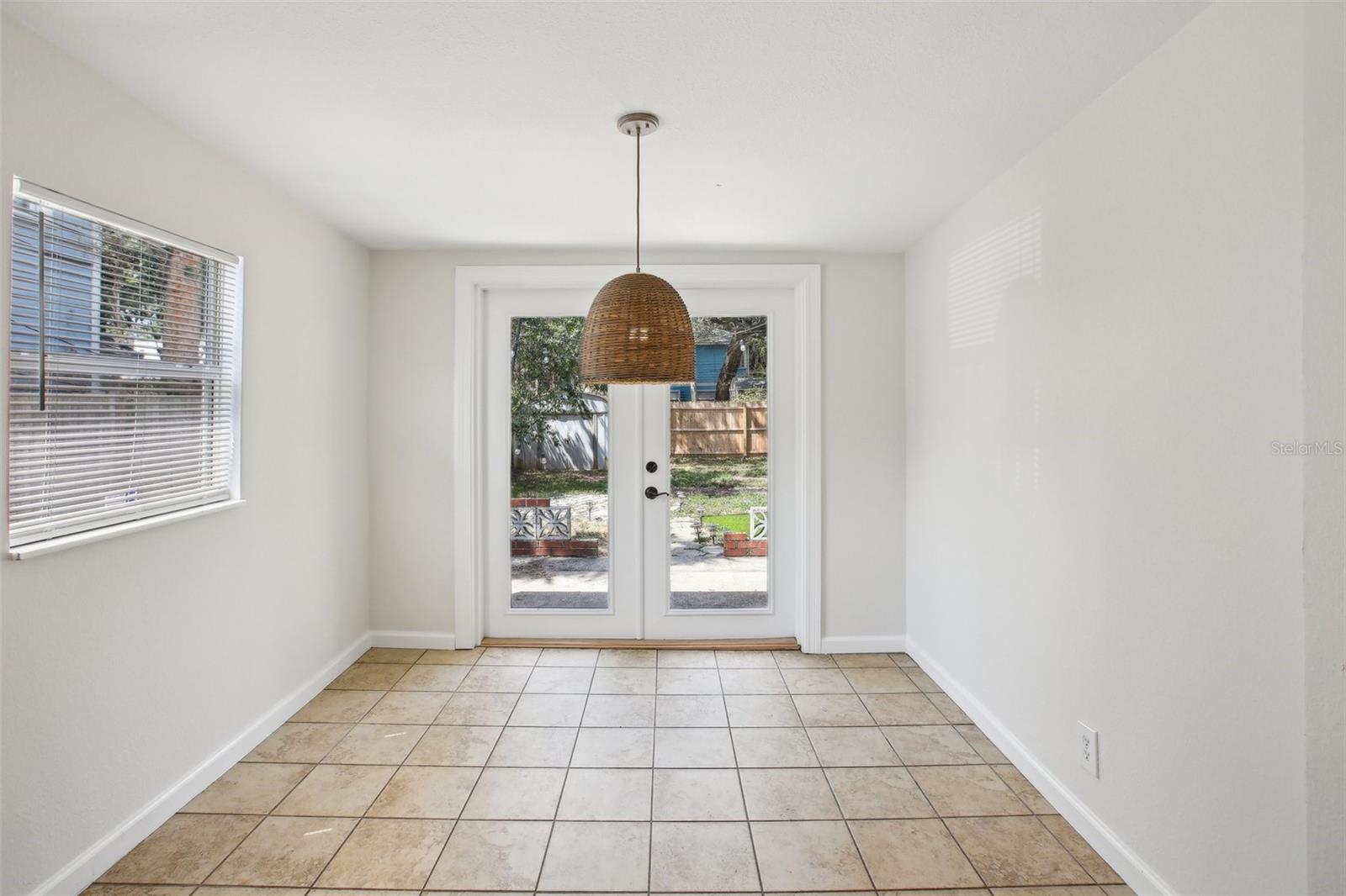 Image 12 of 31 For 1125 19th Avenue N