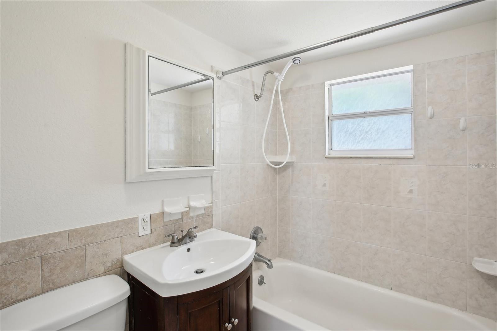 Image 18 of 31 For 1125 19th Avenue N