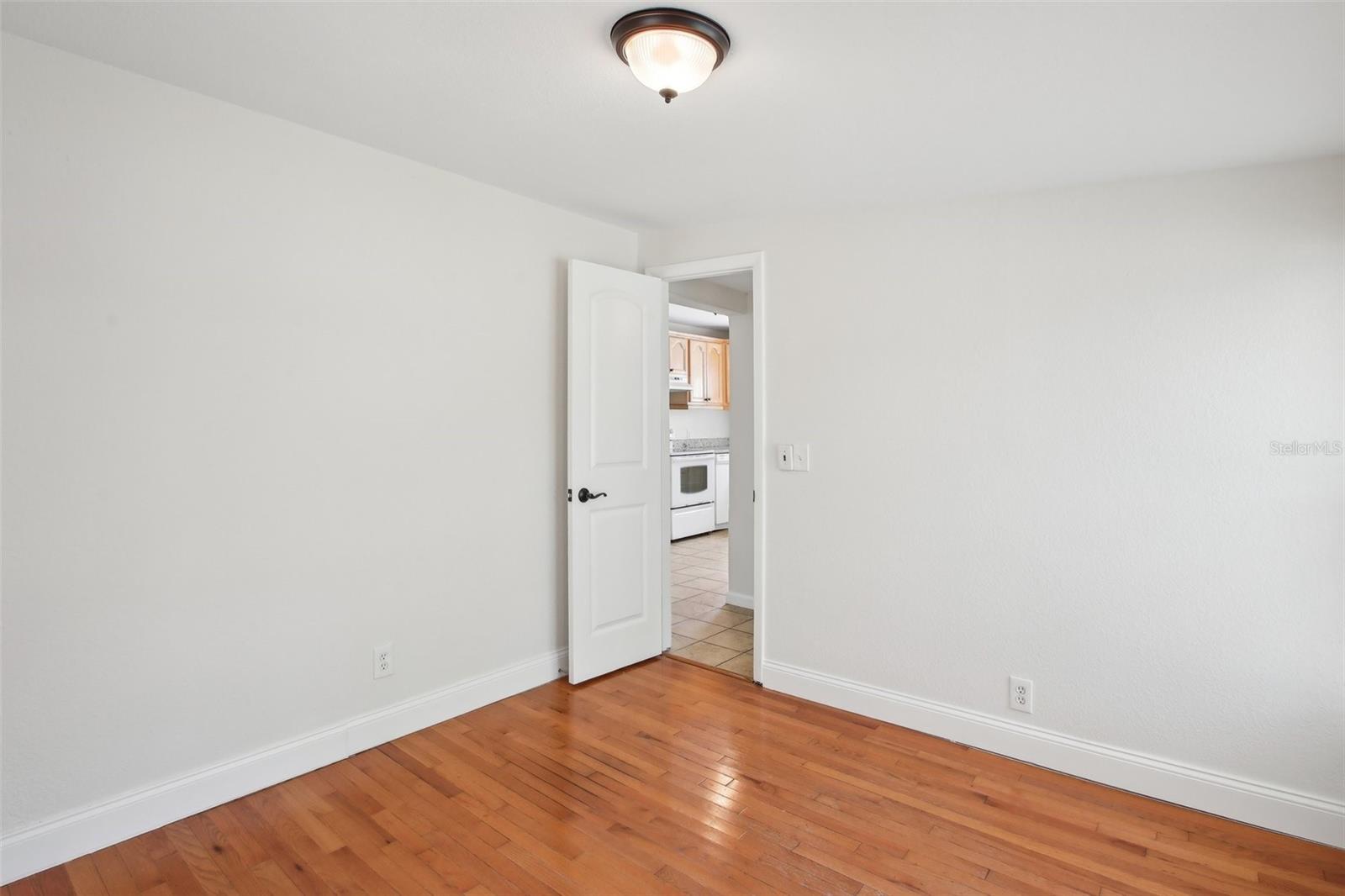 Image 20 of 31 For 1125 19th Avenue N