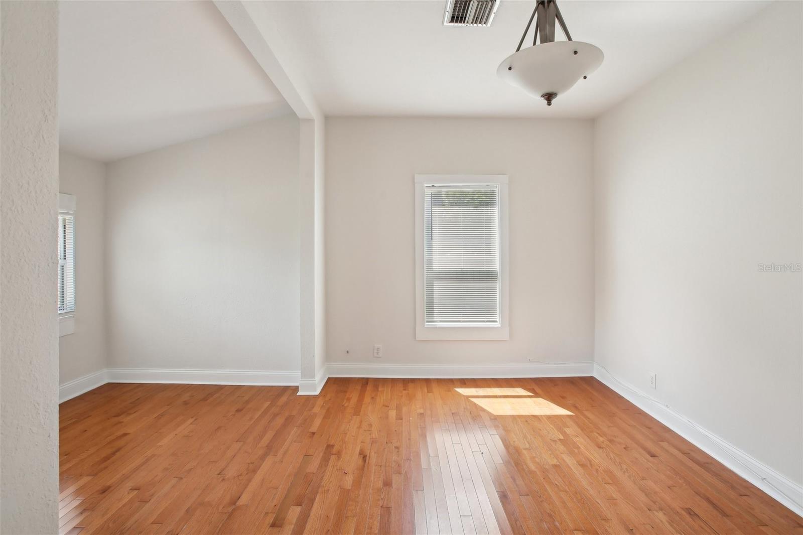 Image 21 of 31 For 1125 19th Avenue N