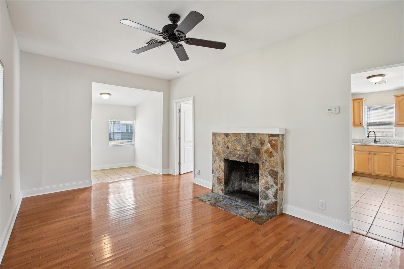 Image 9 of 31 For 1125 19th Avenue N