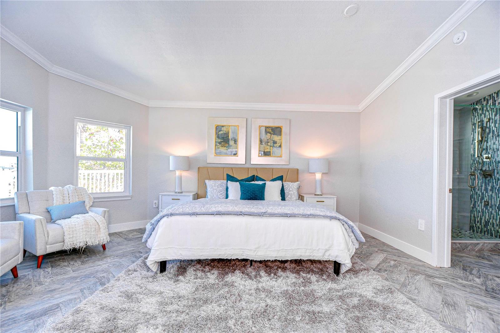 Listing photo id 12 for 568 Crystal Drive