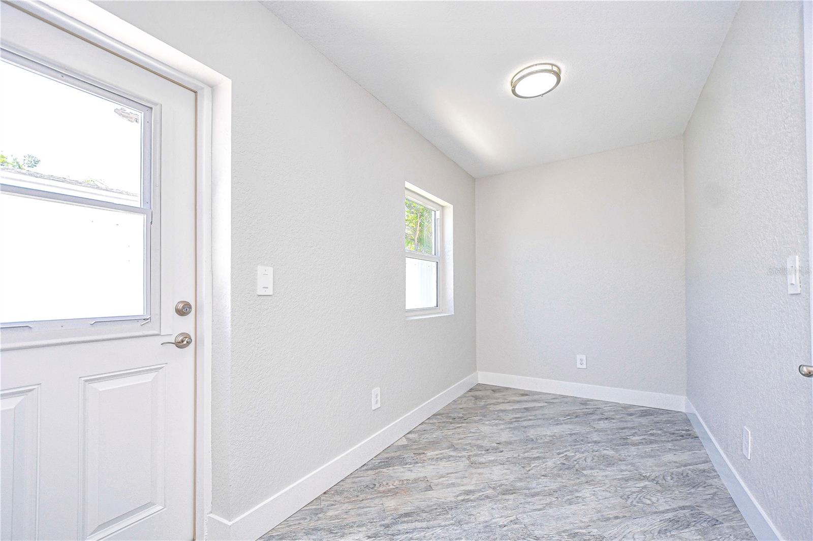 Listing photo id 20 for 568 Crystal Drive