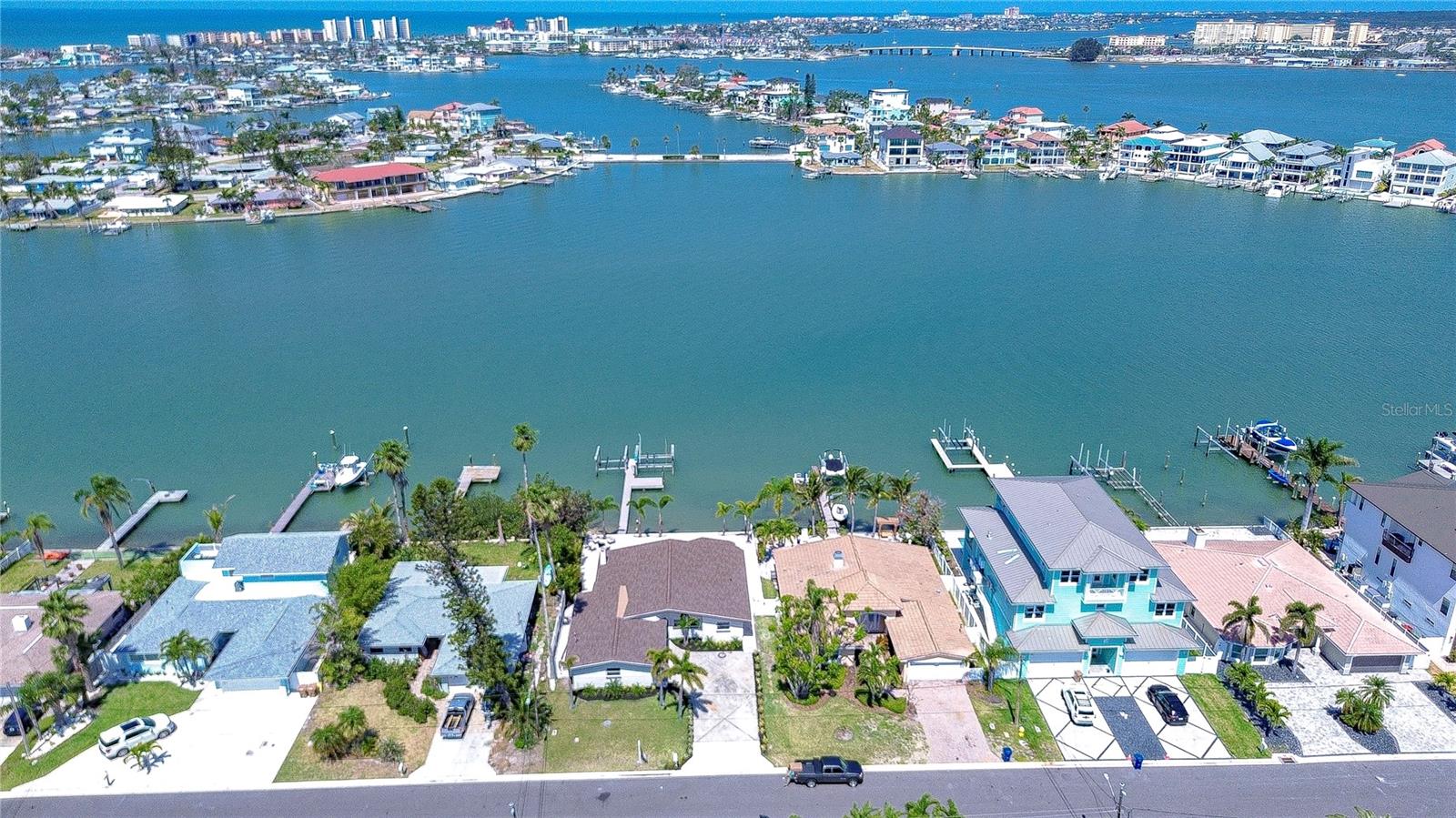 Listing photo id 28 for 568 Crystal Drive