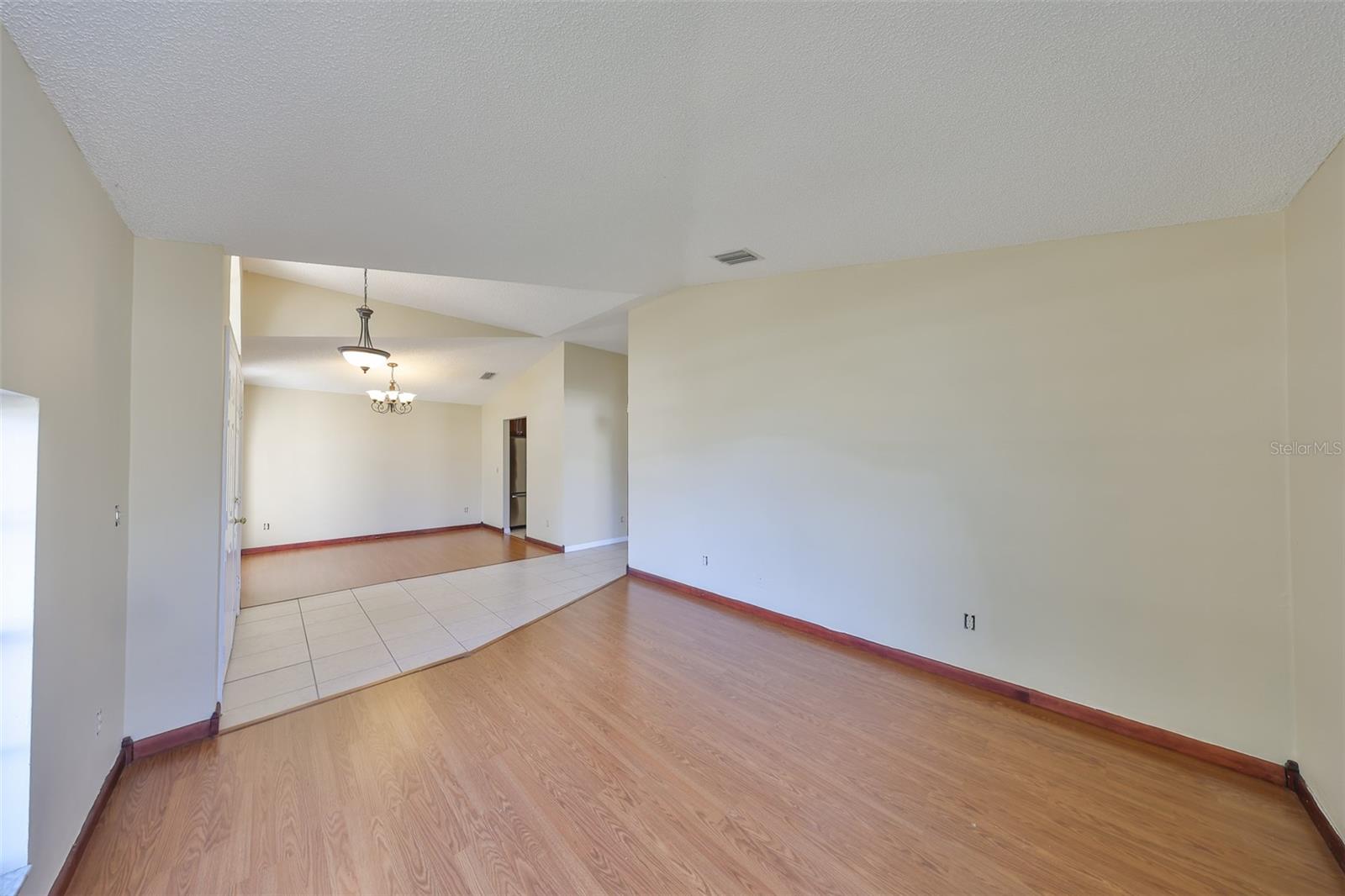 Image 11 of 42 For 1604 Storington Avenue