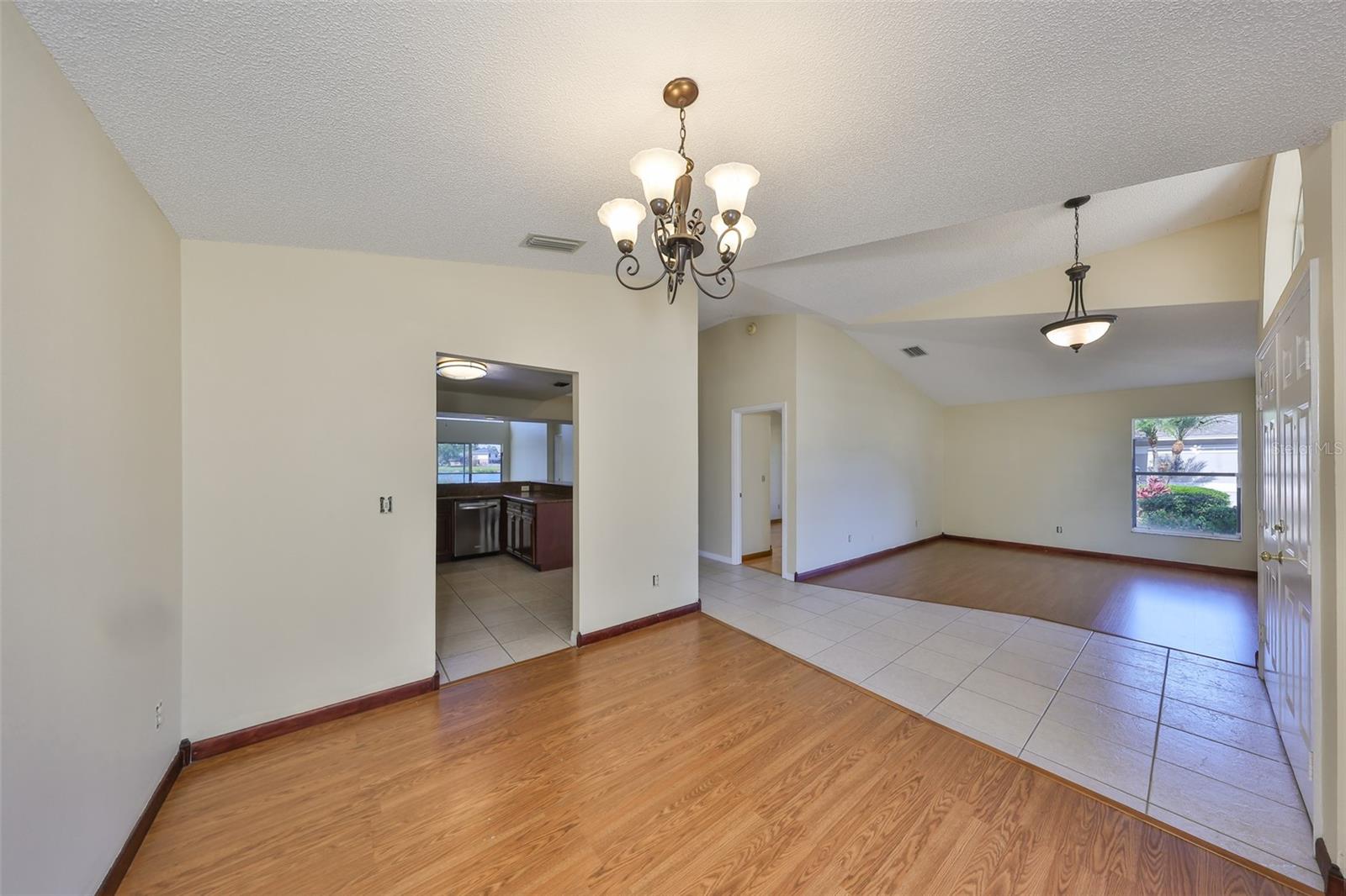 Image 12 of 42 For 1604 Storington Avenue