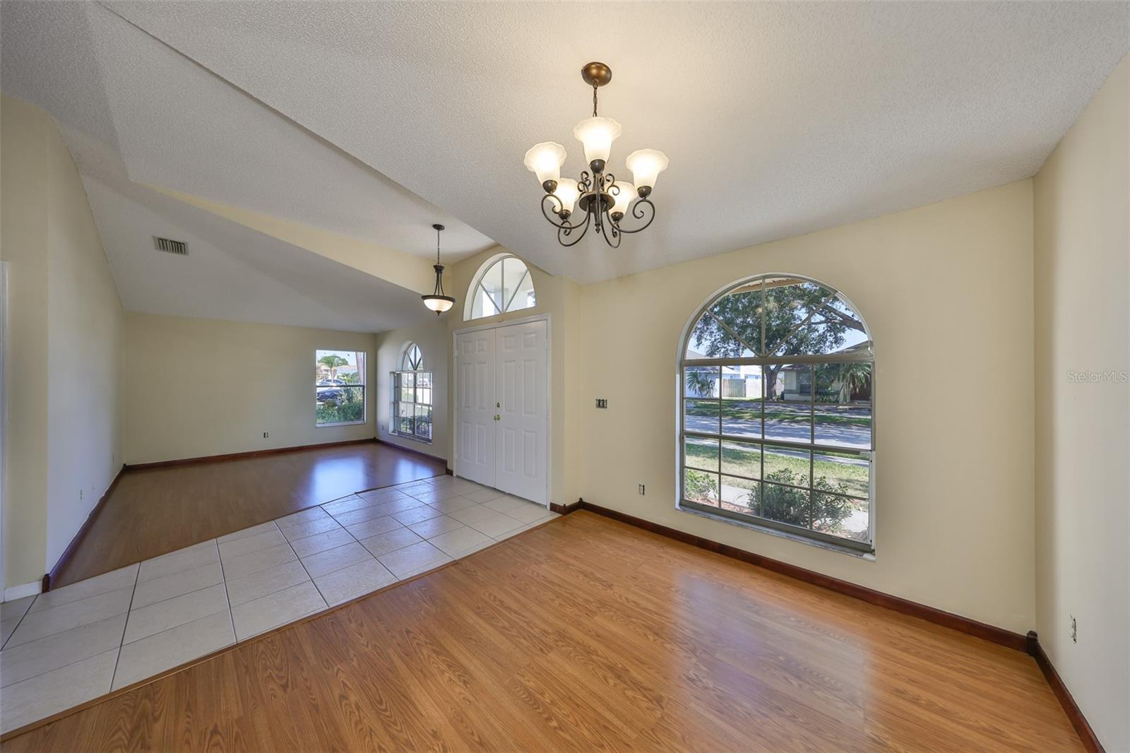 Image 13 of 42 For 1604 Storington Avenue