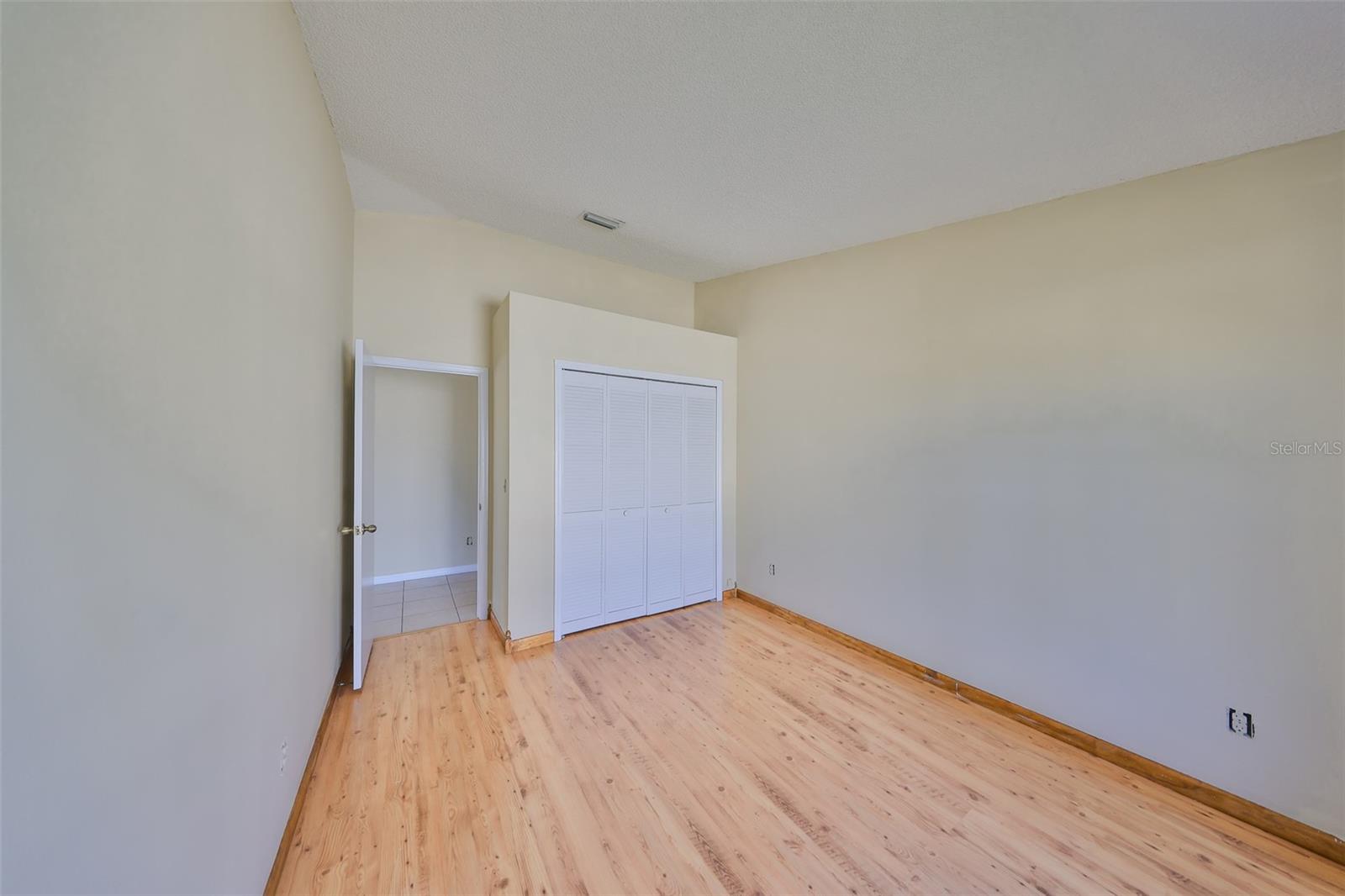 Image 16 of 42 For 1604 Storington Avenue