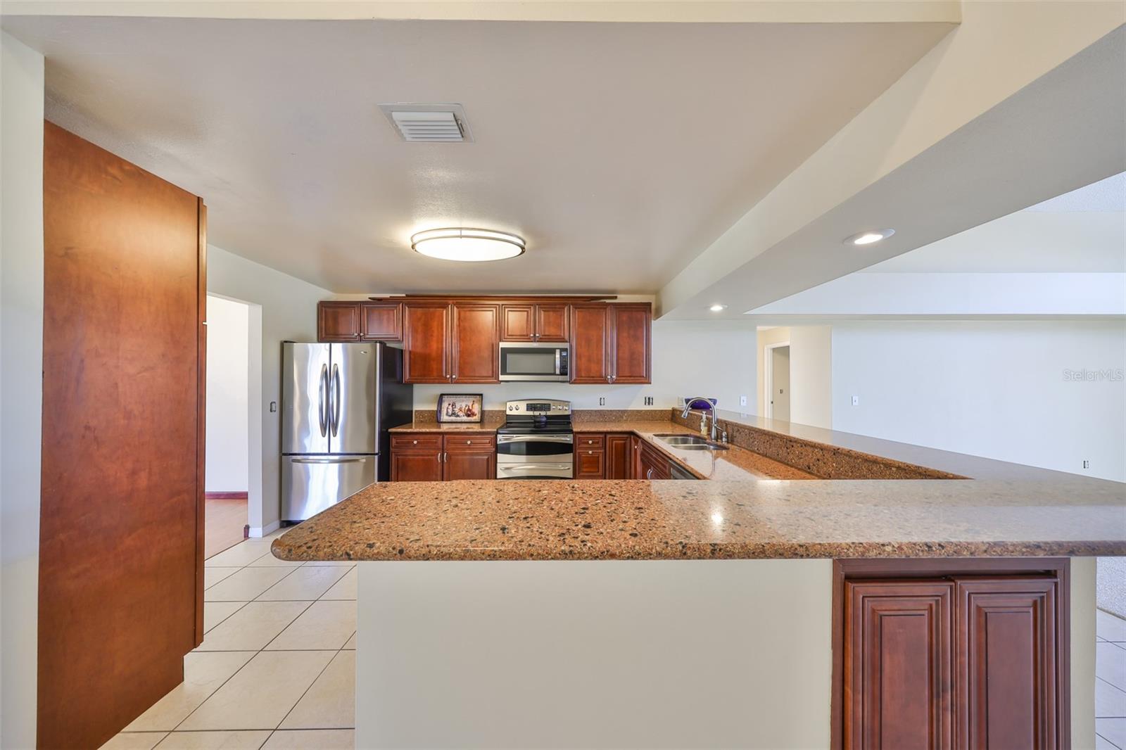Image 21 of 42 For 1604 Storington Avenue