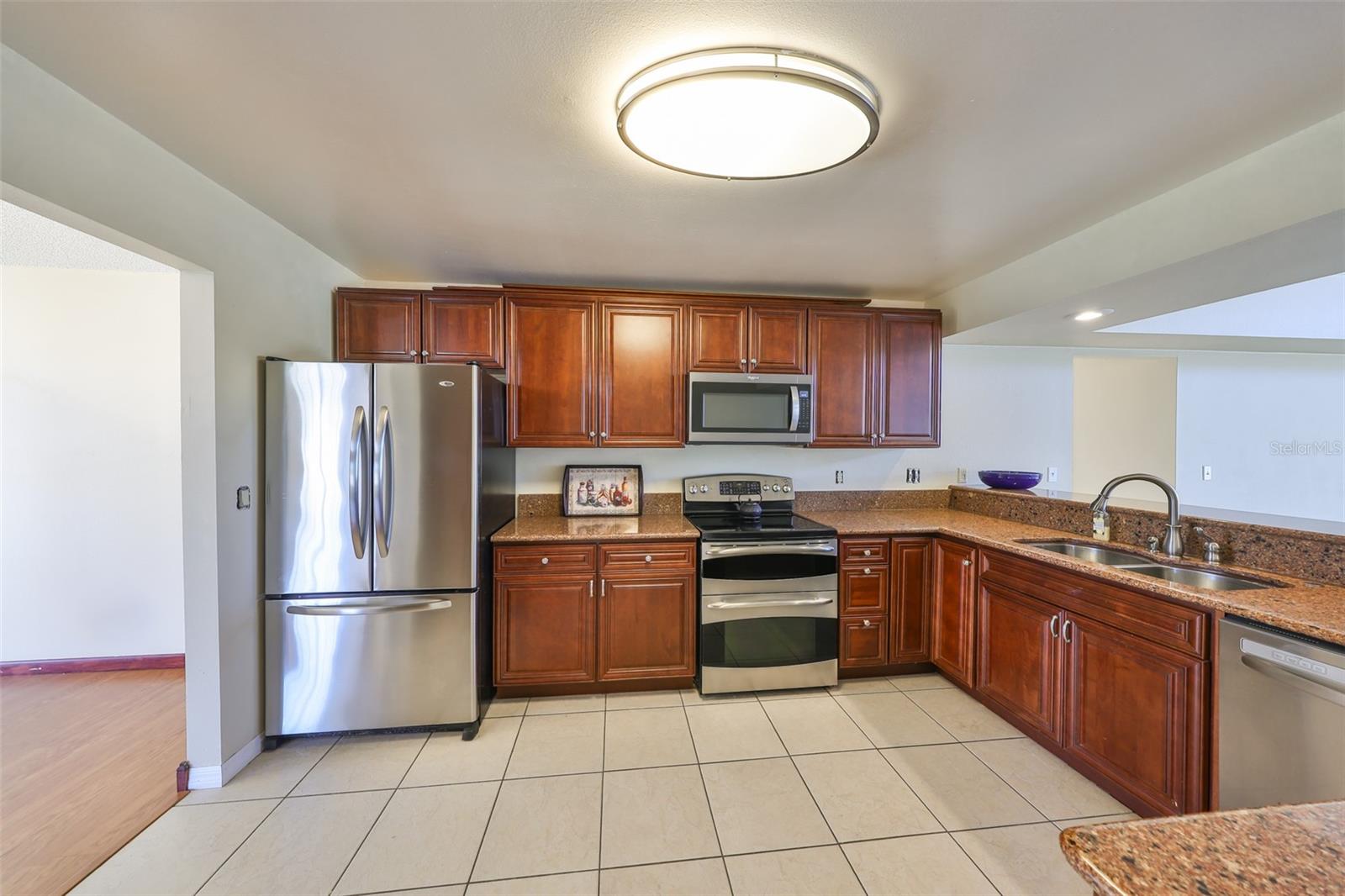 Image 22 of 42 For 1604 Storington Avenue