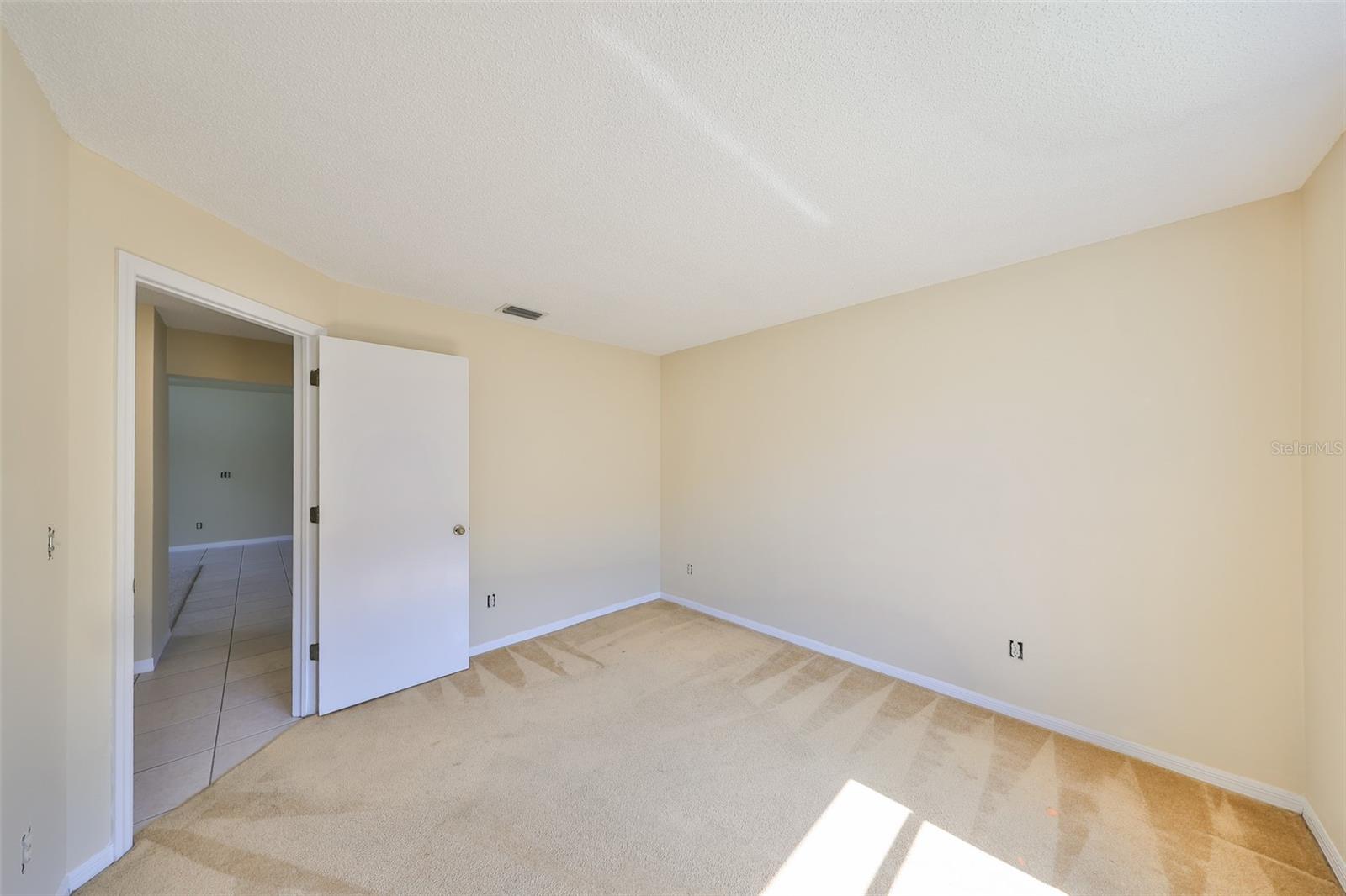 Image 27 of 42 For 1604 Storington Avenue