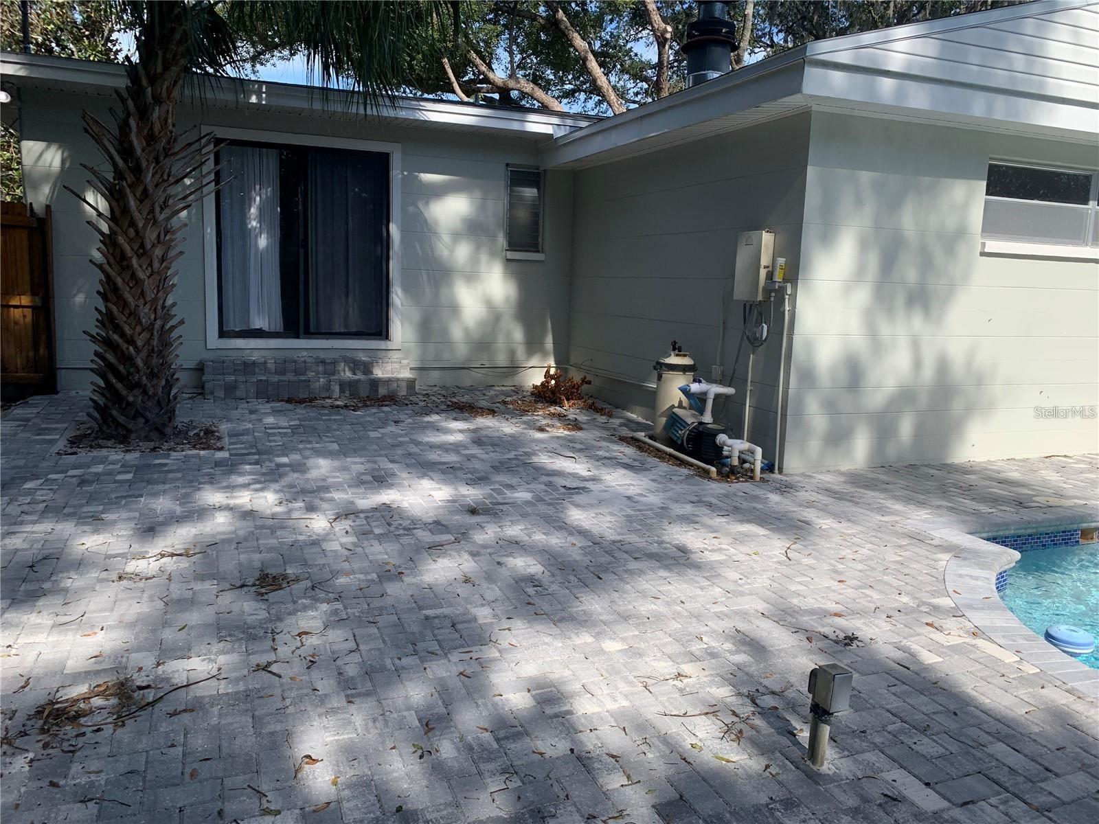 Image 4 of 25 For 309 Deer Park Avenue