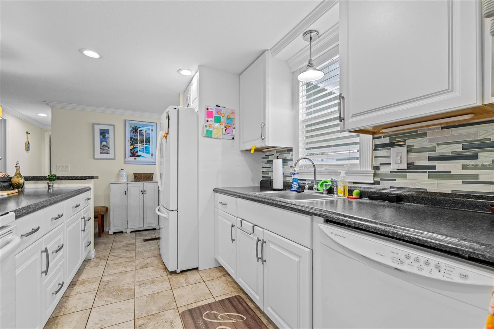 Image 11 of 39 For 10300 Holiday Lane 361