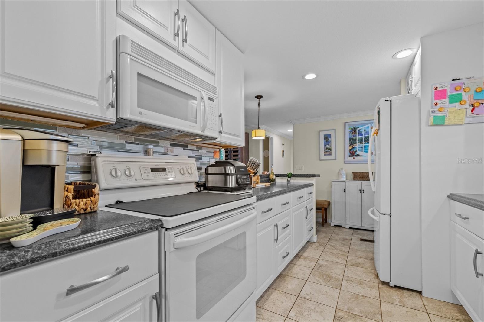Image 12 of 39 For 10300 Holiday Lane 361