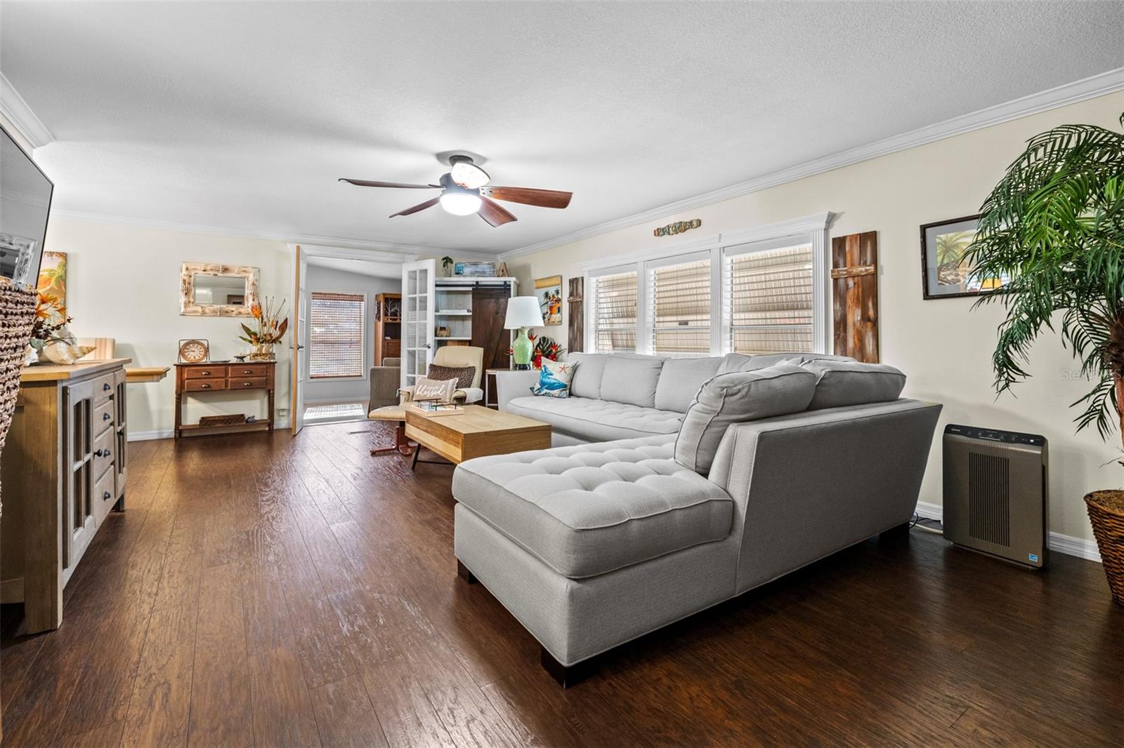 Image 15 of 39 For 10300 Holiday Lane 361
