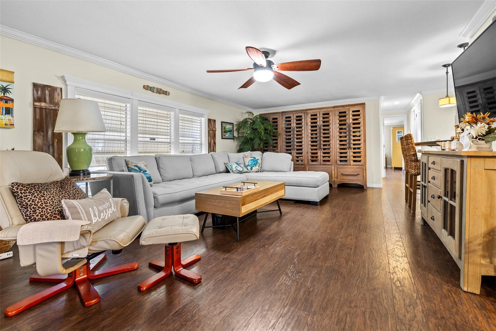 Image 18 of 39 For 10300 Holiday Lane 361