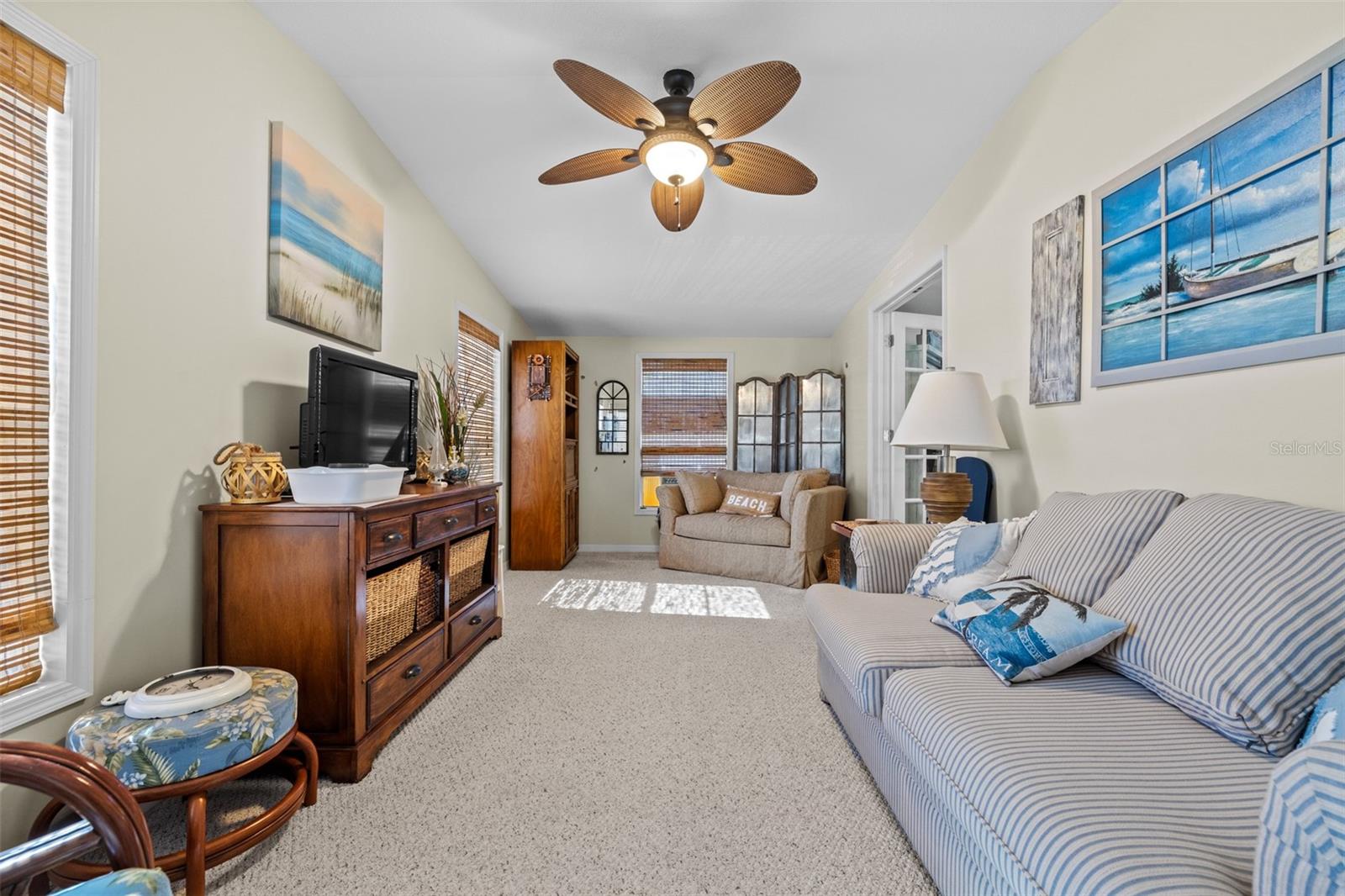 Image 22 of 39 For 10300 Holiday Lane 361