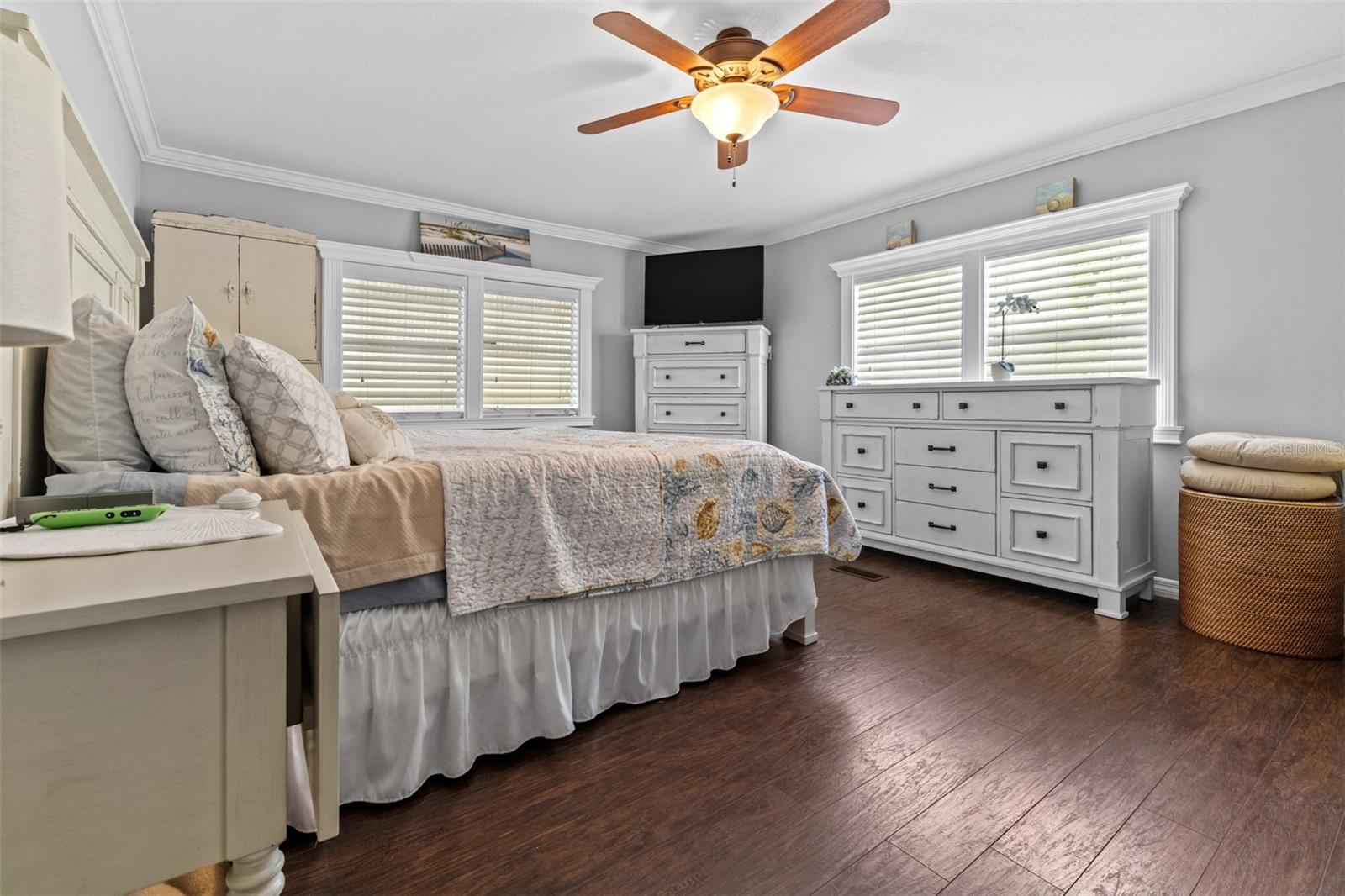 Image 23 of 39 For 10300 Holiday Lane 361