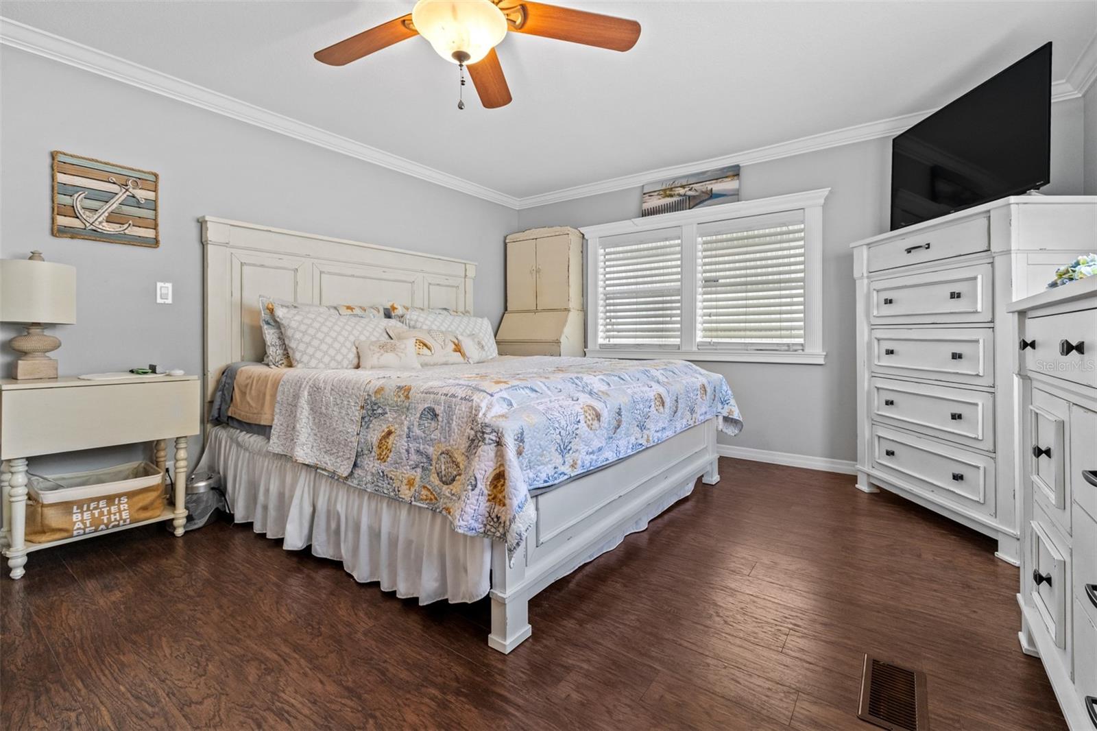 Image 24 of 39 For 10300 Holiday Lane 361