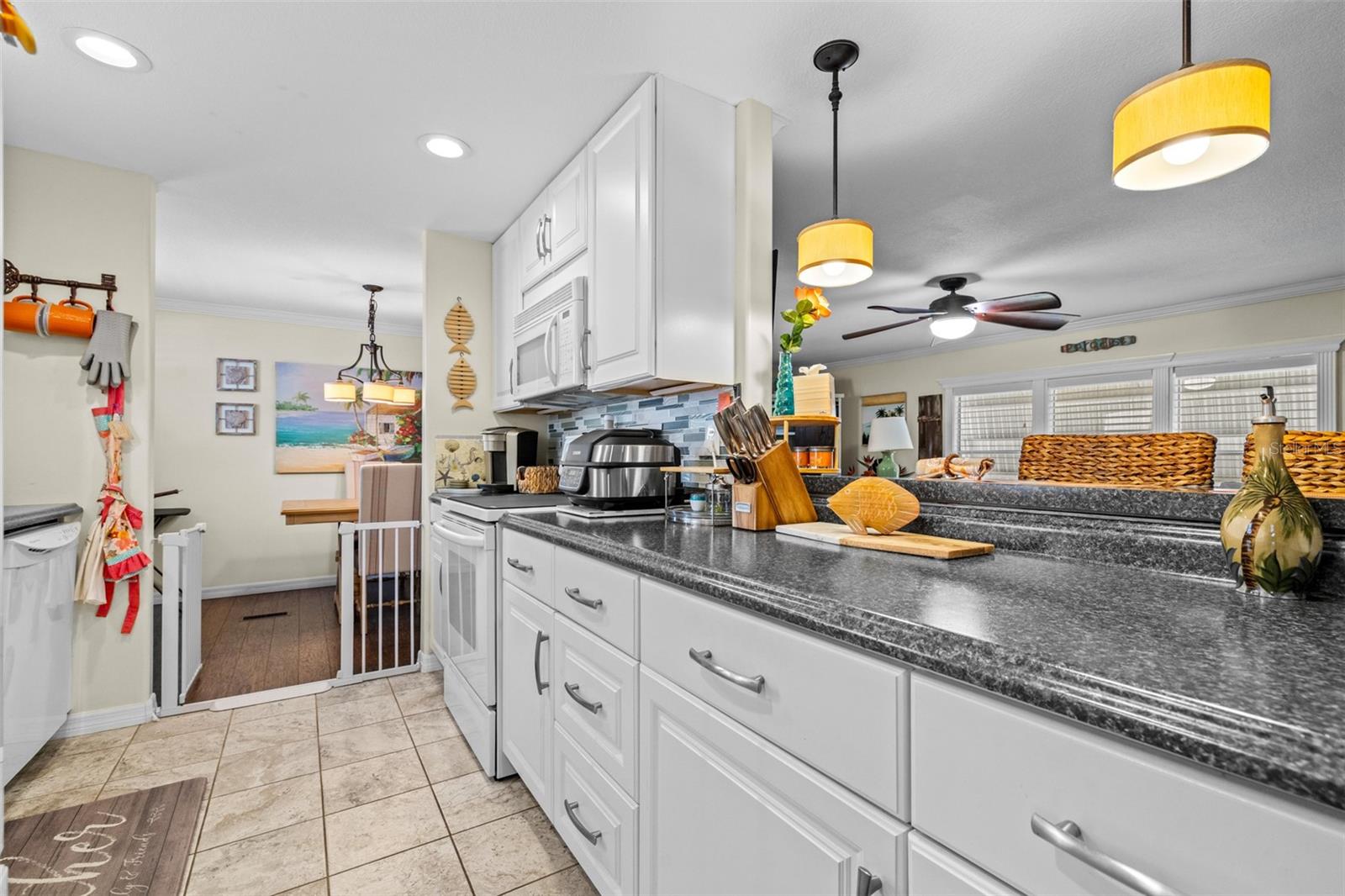 Image 9 of 39 For 10300 Holiday Lane 361