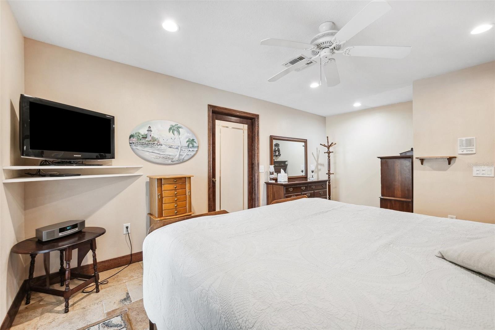 Image 19 of 59 For 6104 Schooner Way
