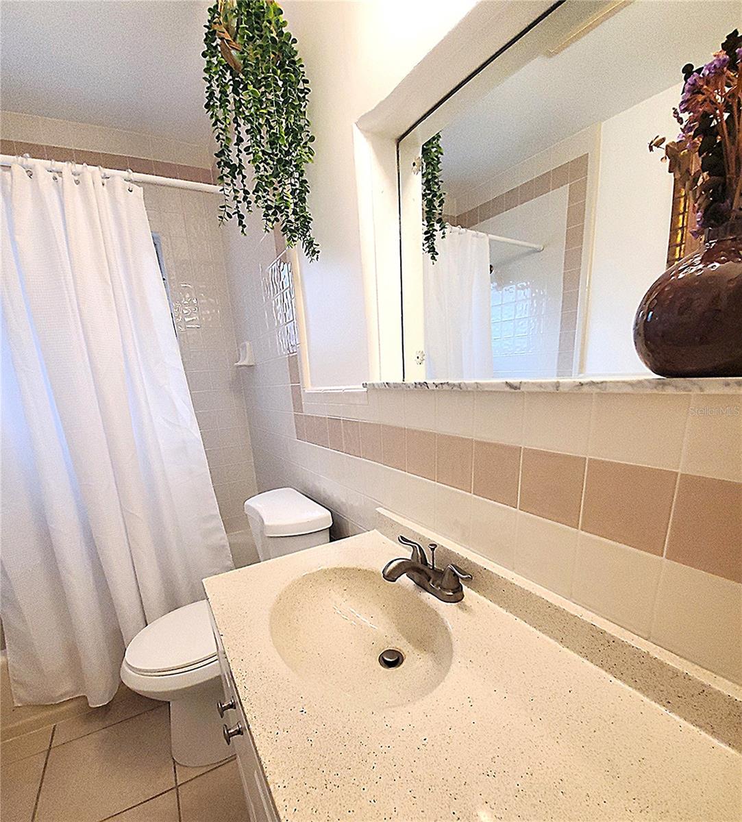 Image 14 of 47 For 5561 24th Terrace N