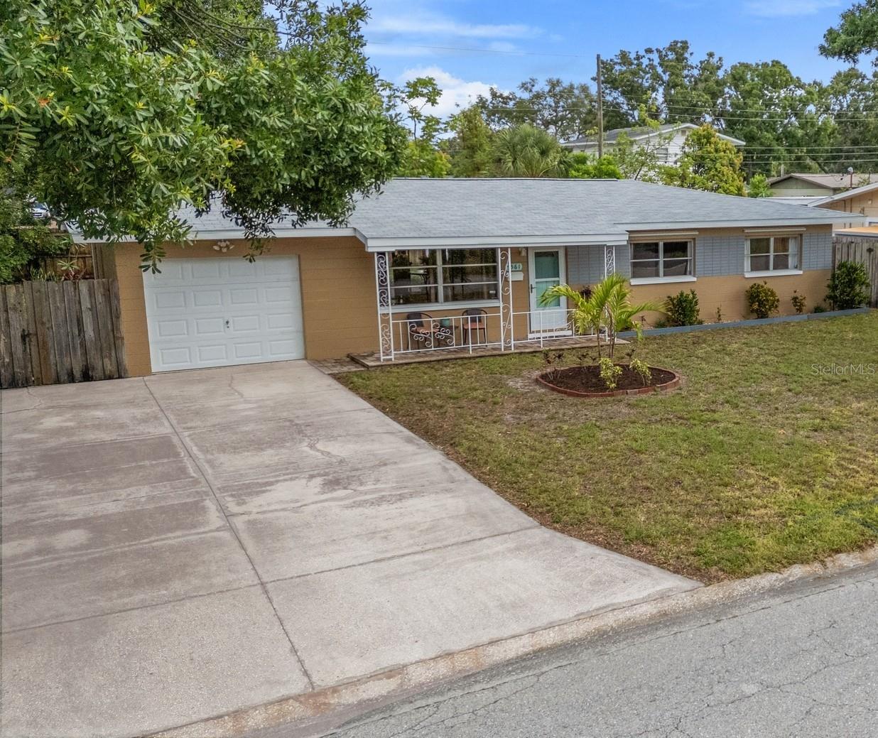 Image 17 of 47 For 5561 24th Terrace N