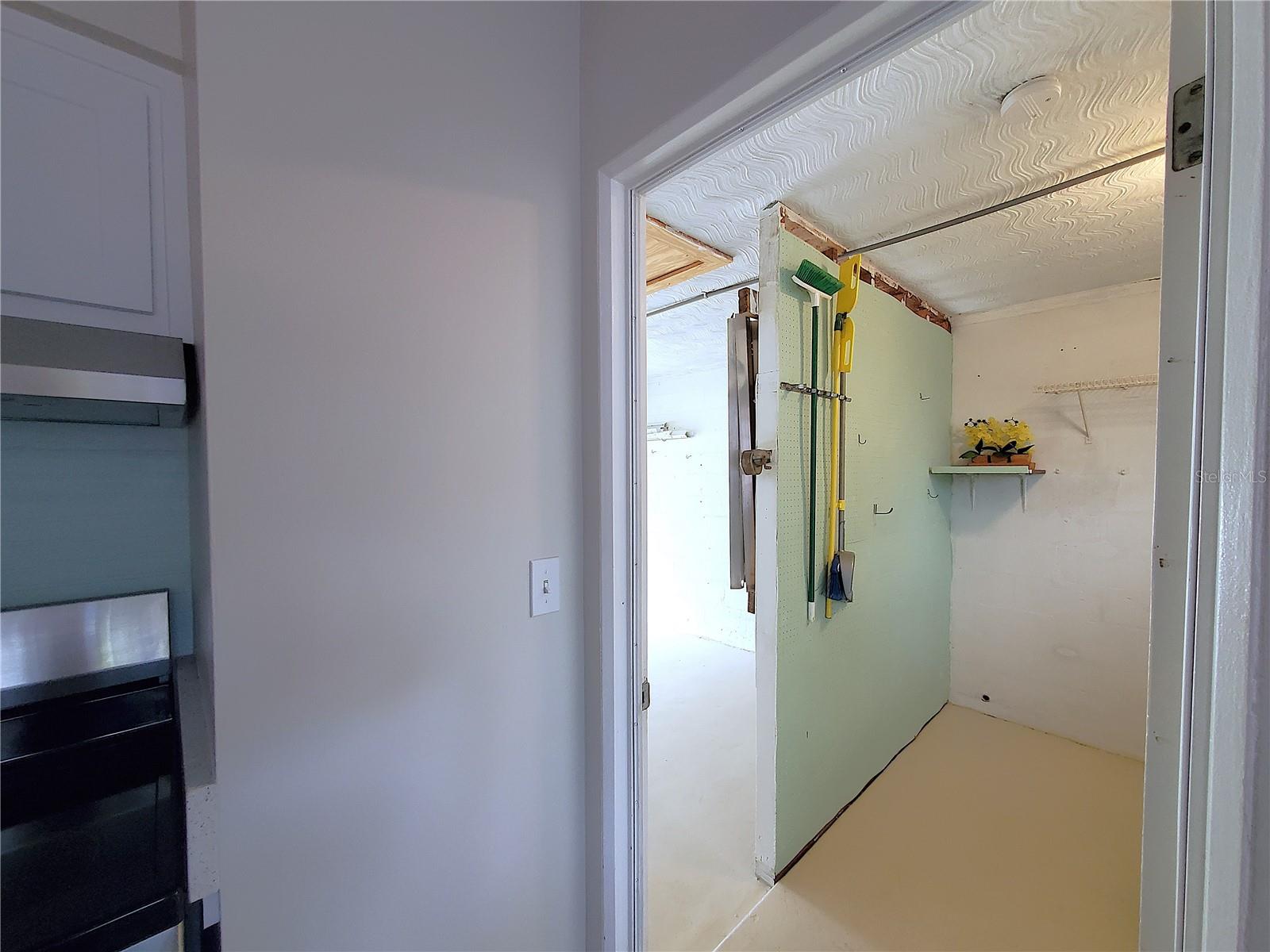 Image 18 of 47 For 5561 24th Terrace N