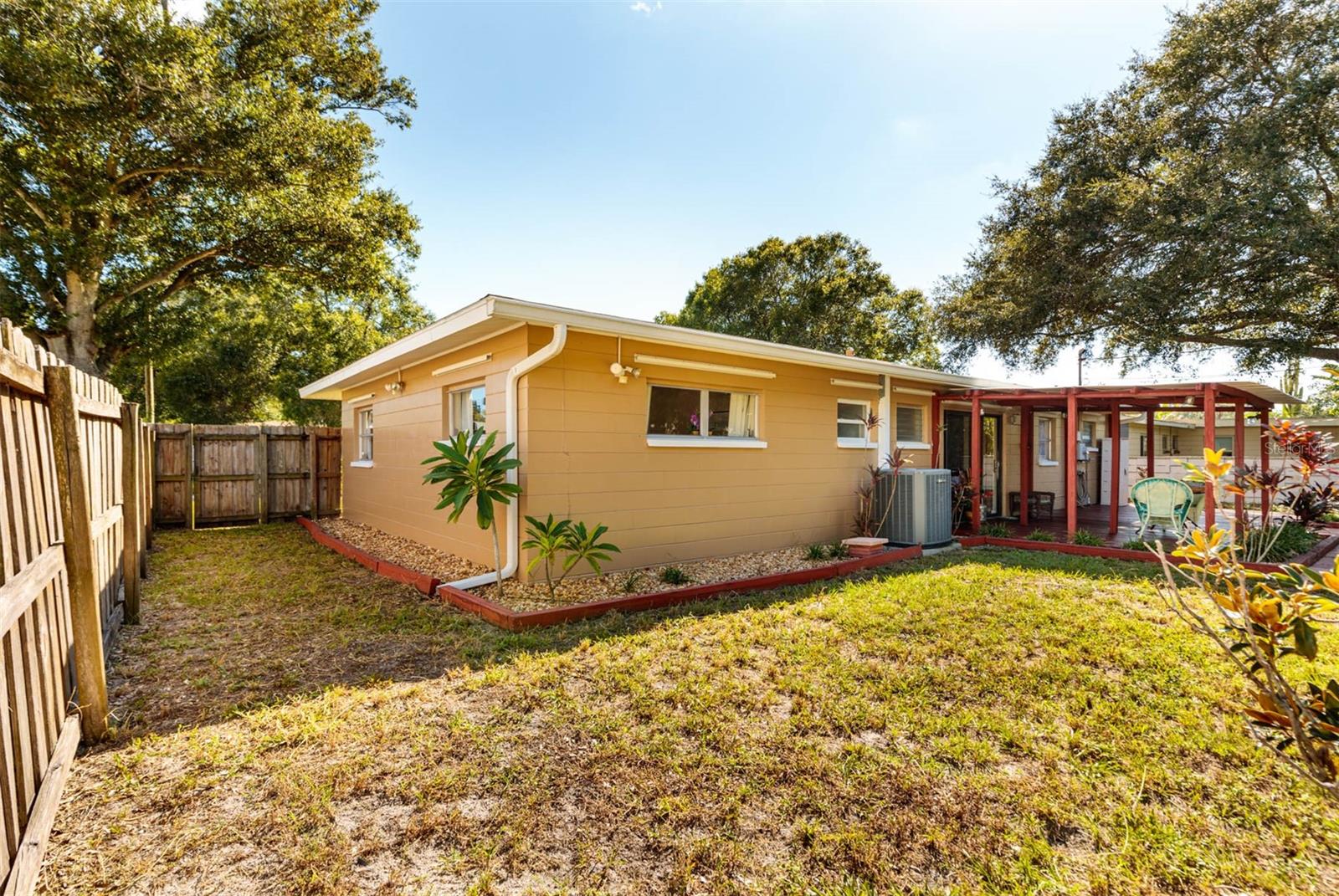 Image 23 of 47 For 5561 24th Terrace N
