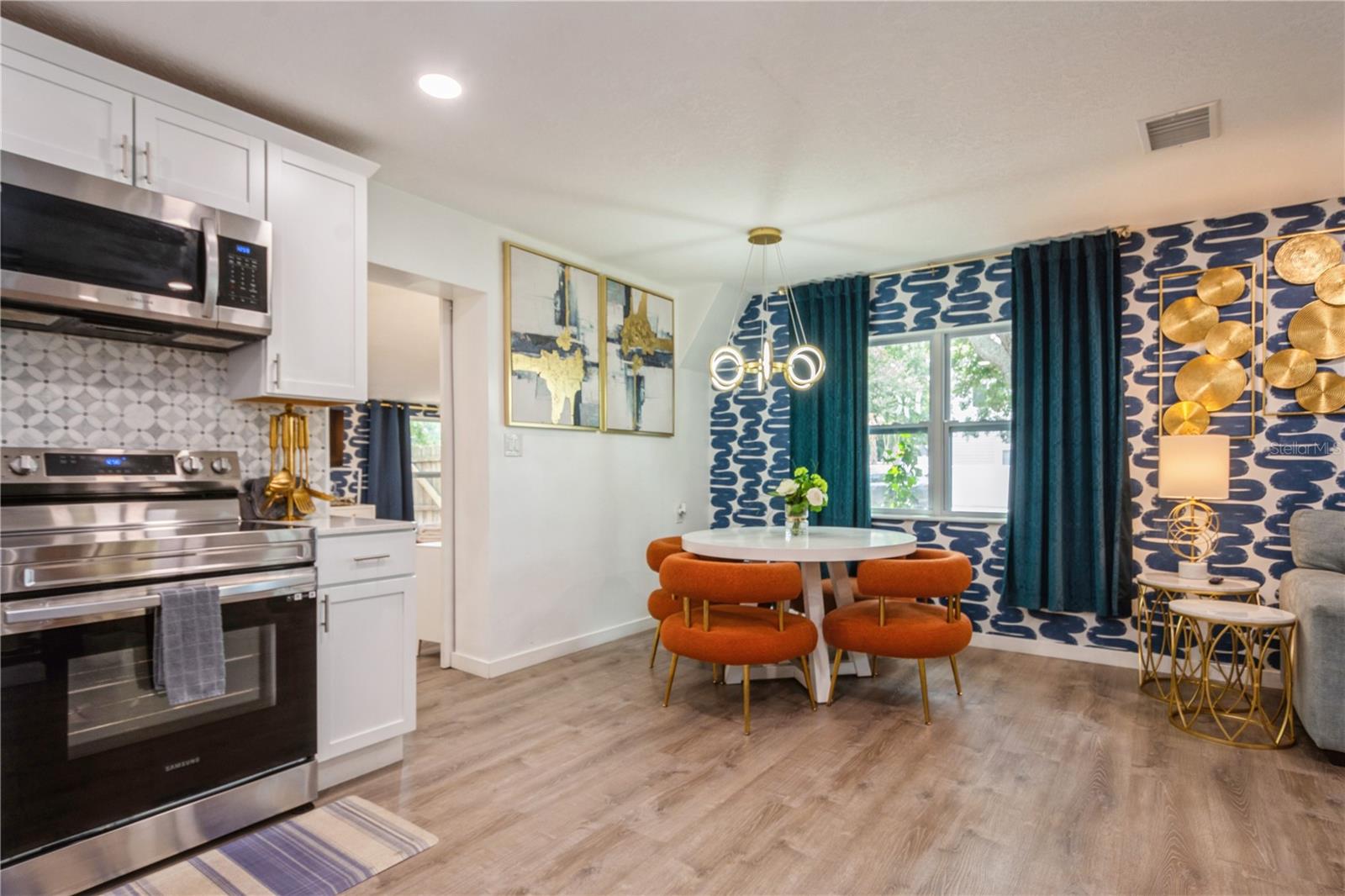 Listing photo id 10 for 6225 76th Avenue N