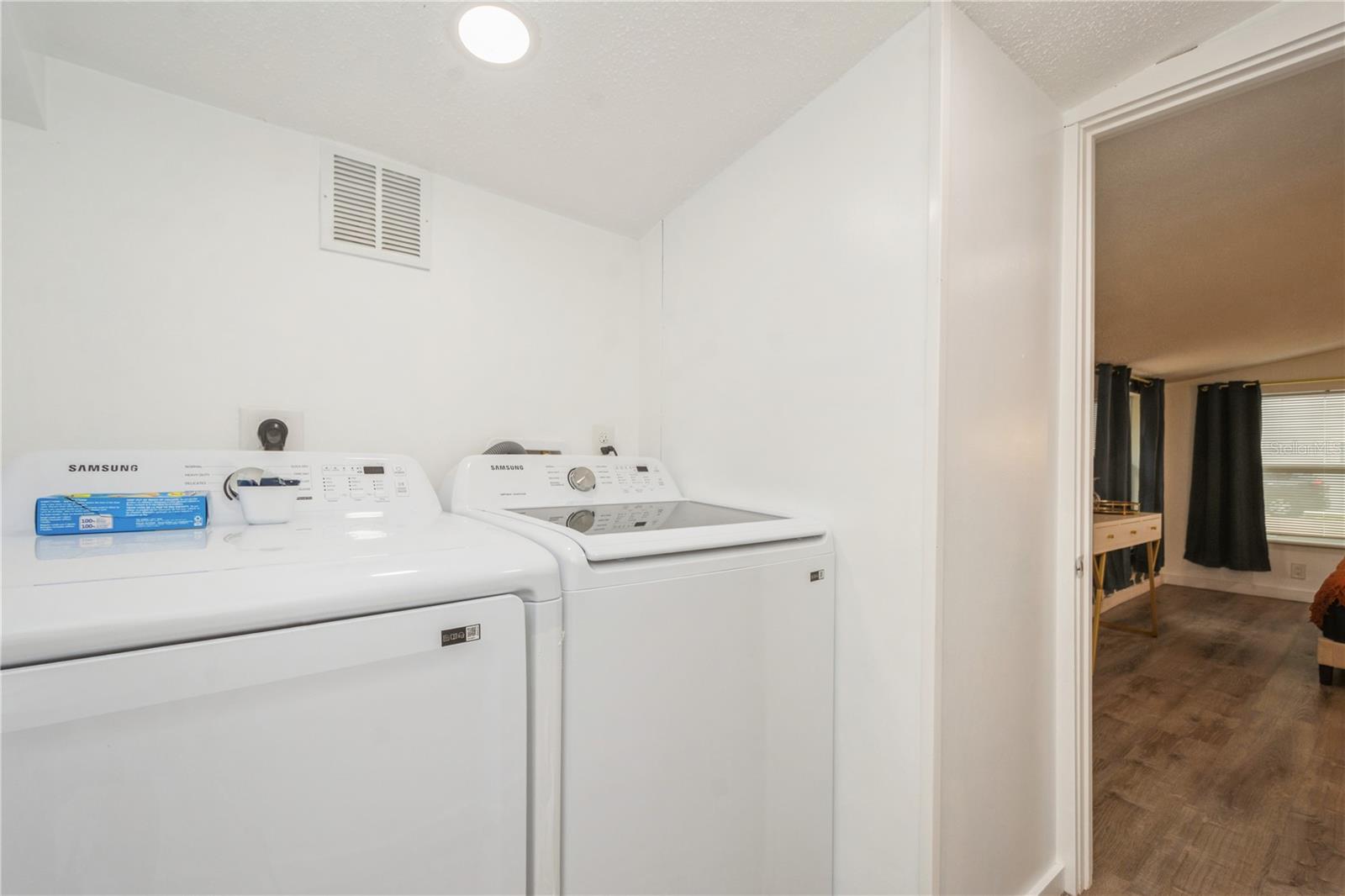 Listing photo id 19 for 6225 76th Avenue N
