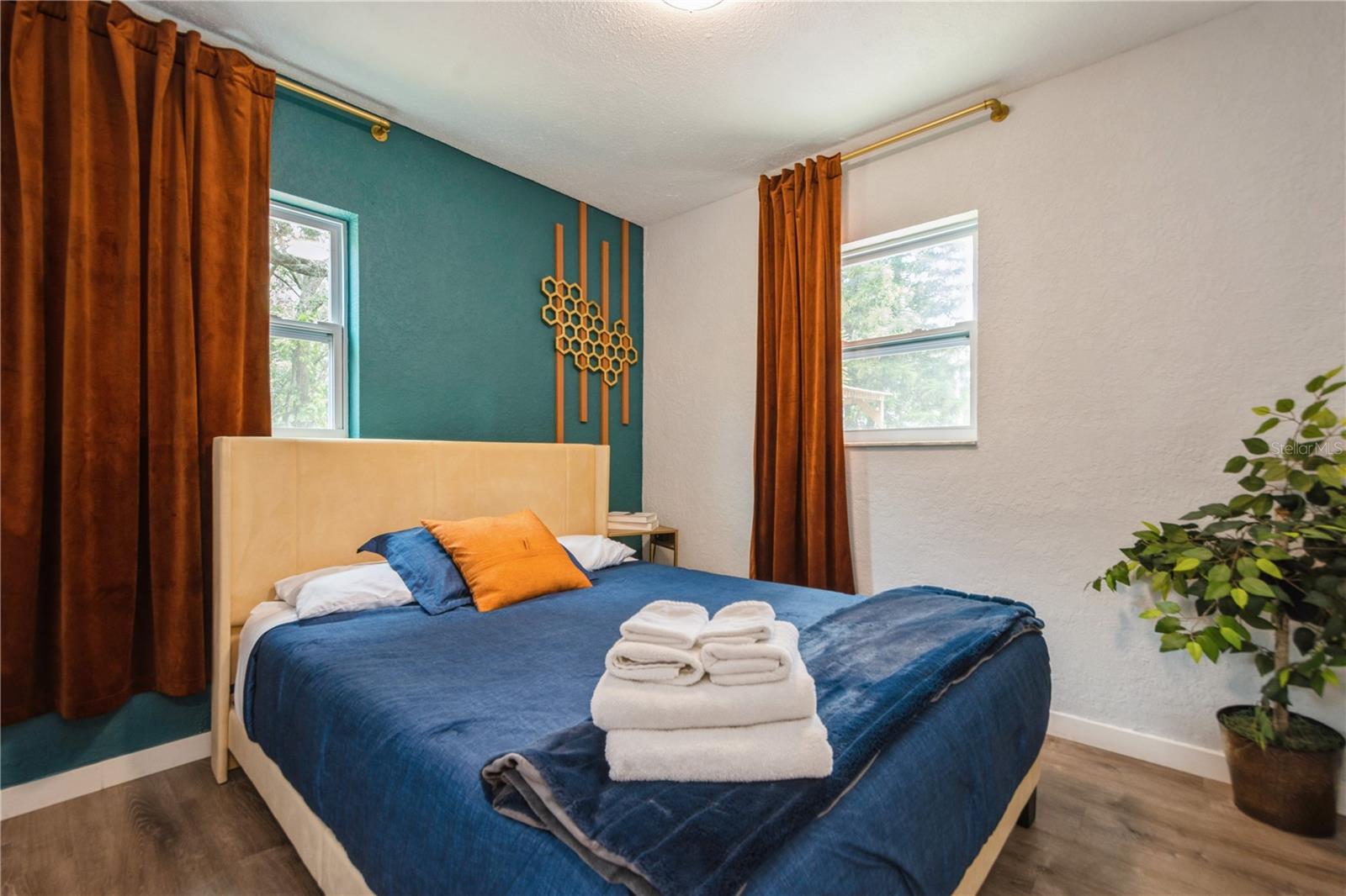 Listing photo id 23 for 6225 76th Avenue N