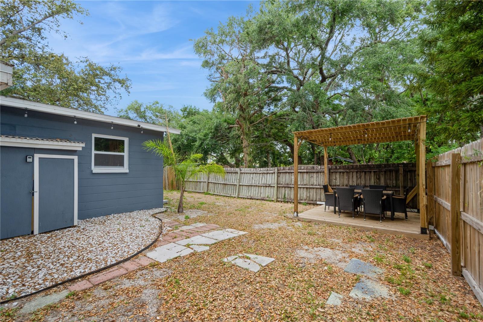 Listing photo id 31 for 6225 76th Avenue N