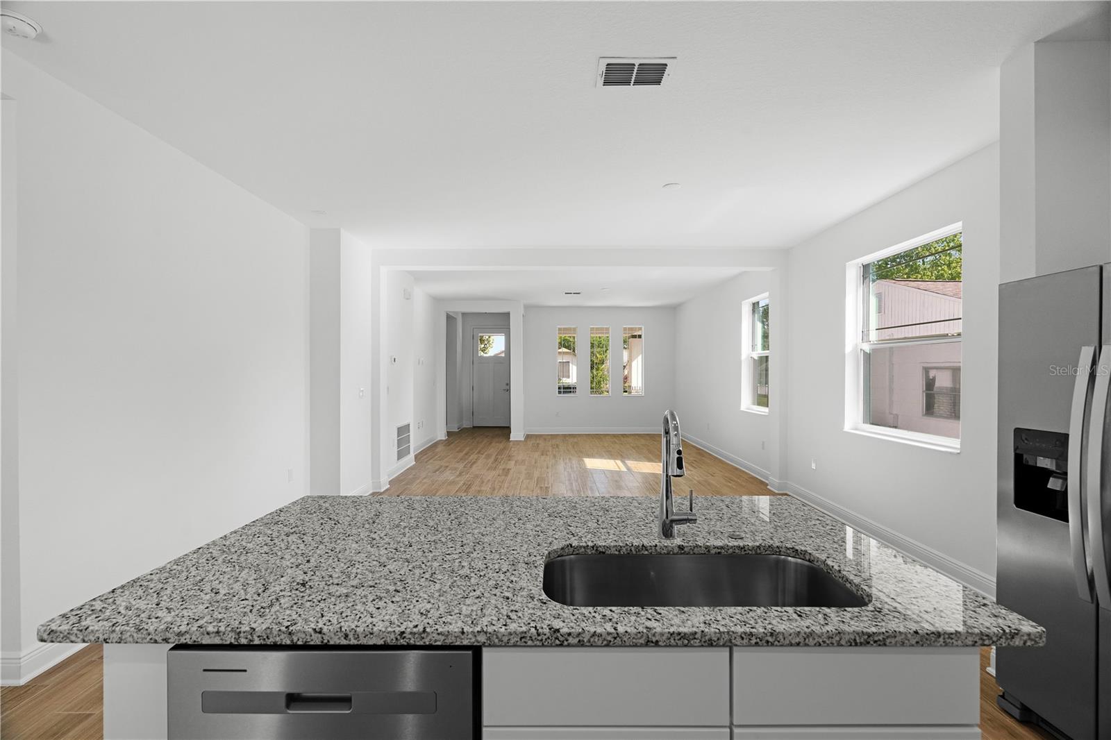 Image 11 of 26 For 930 57th Avenue N