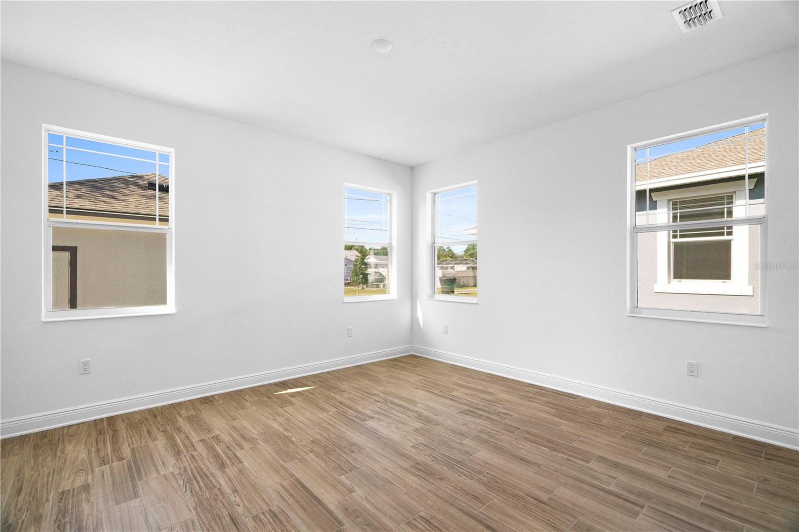 Image 12 of 26 For 930 57th Avenue N