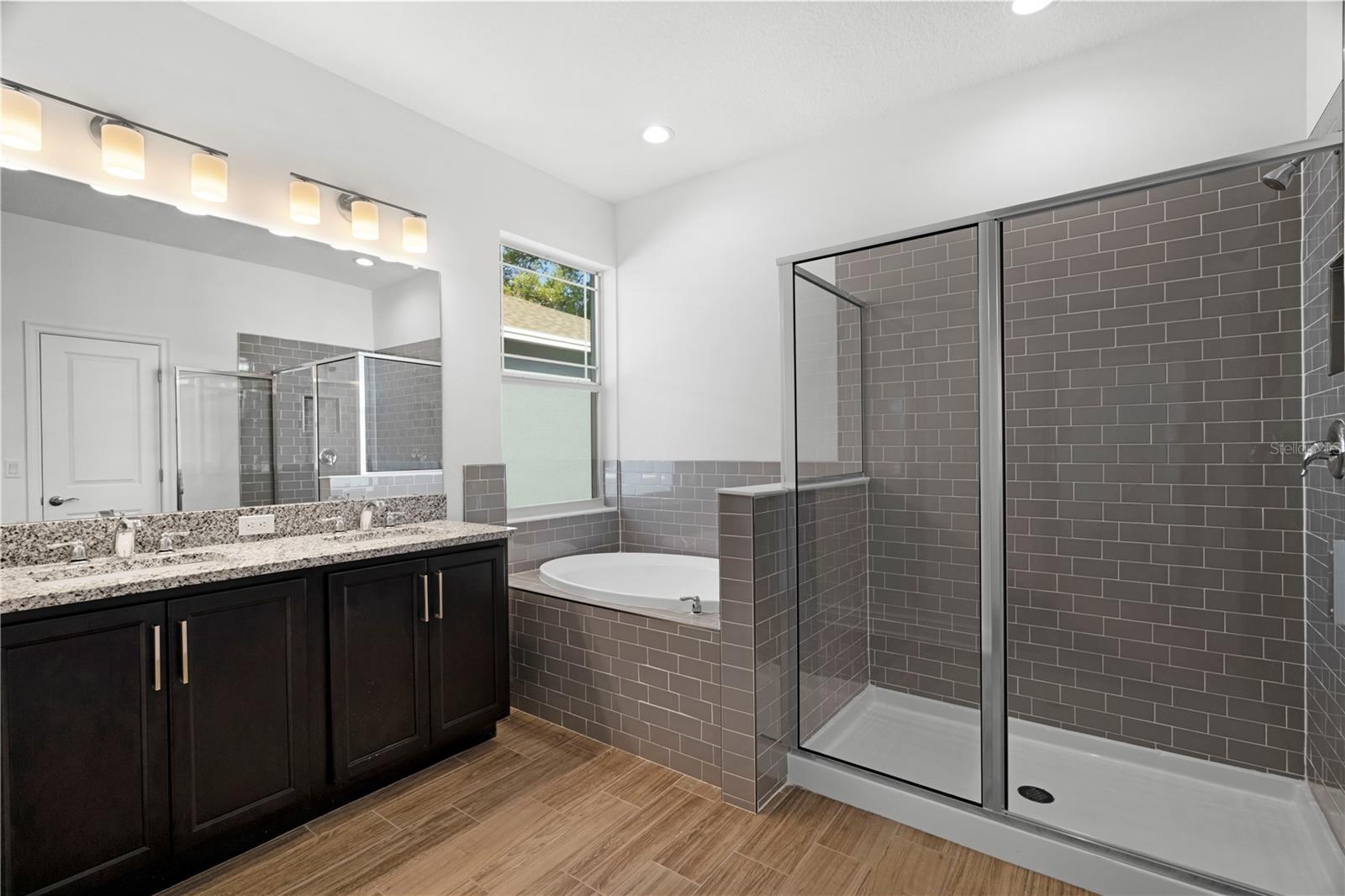 Image 14 of 26 For 930 57th Avenue N