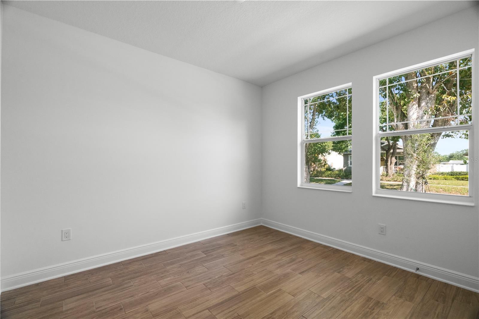 Image 18 of 26 For 930 57th Avenue N