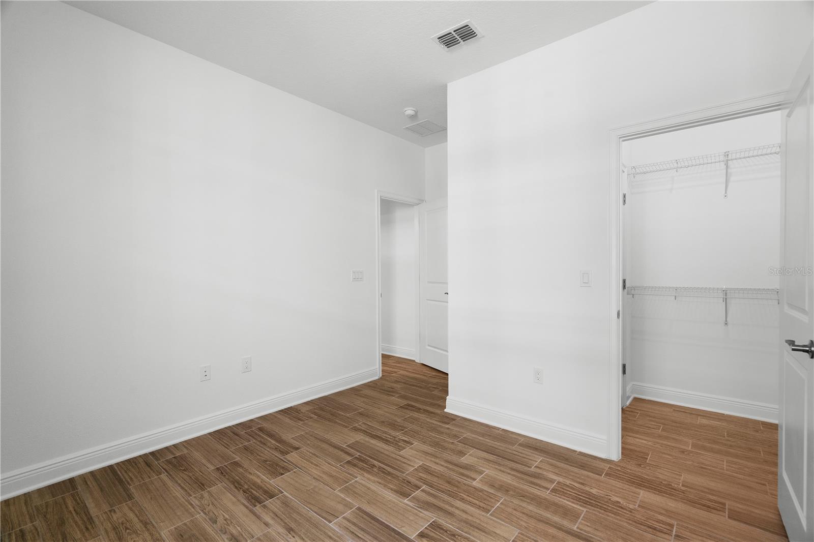Image 21 of 26 For 930 57th Avenue N