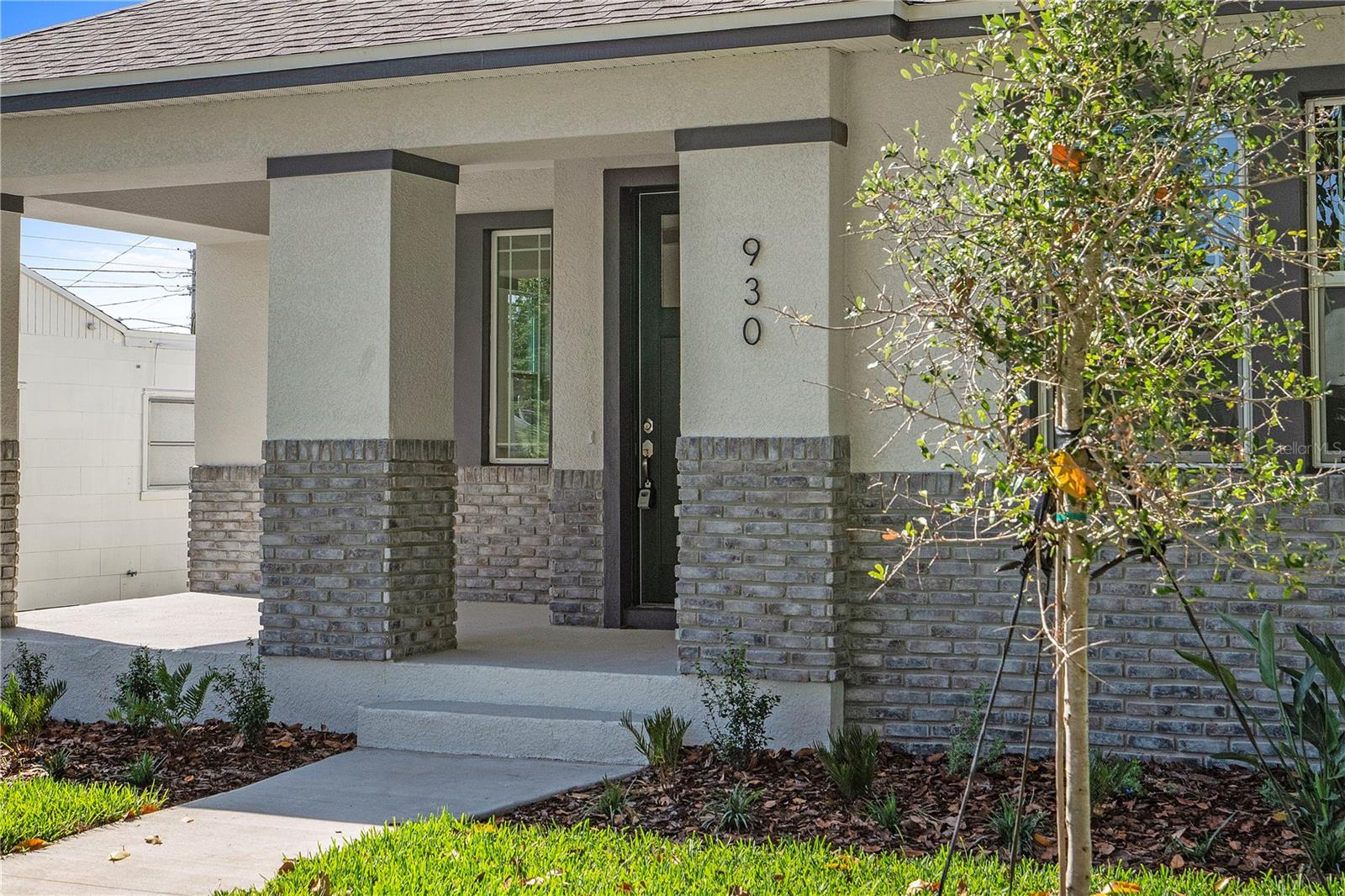 Image 3 of 26 For 930 57th Avenue N