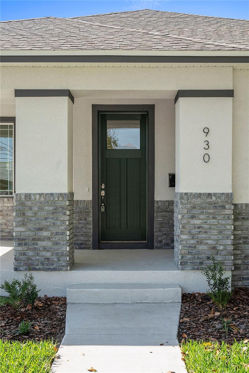Image 4 of 26 For 930 57th Avenue N