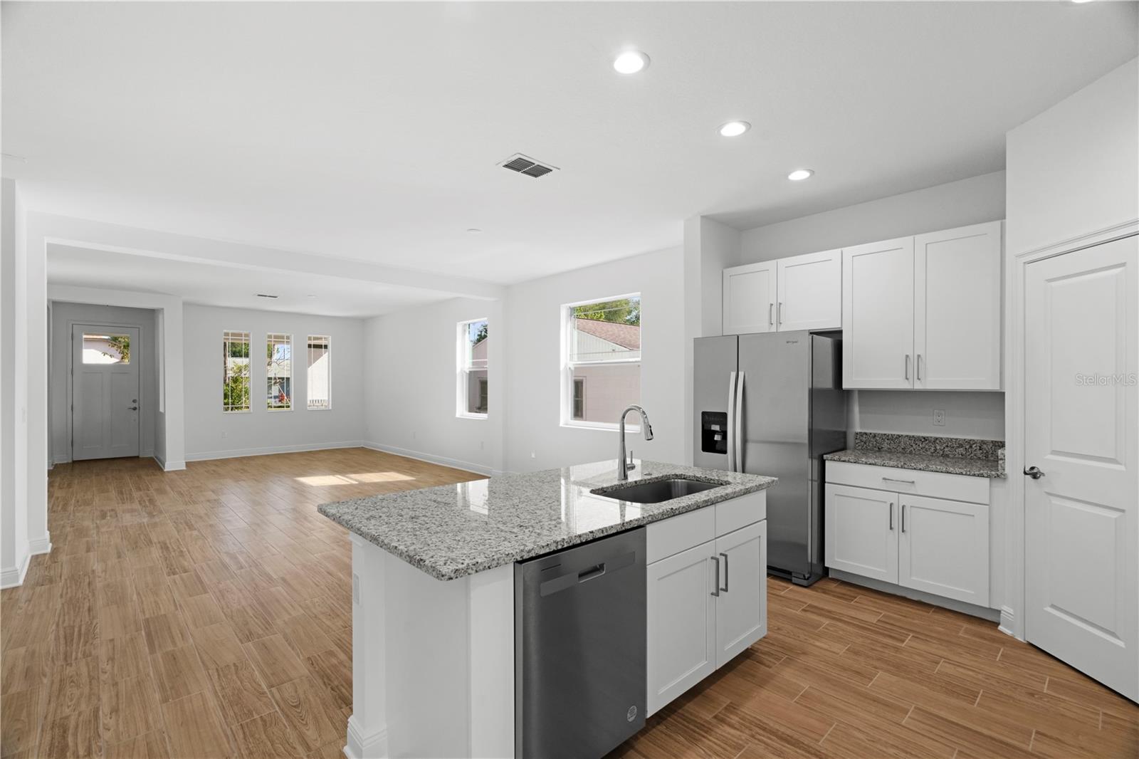 Image 7 of 26 For 930 57th Avenue N