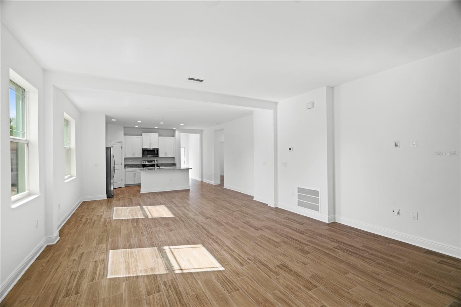 Image 8 of 26 For 930 57th Avenue N