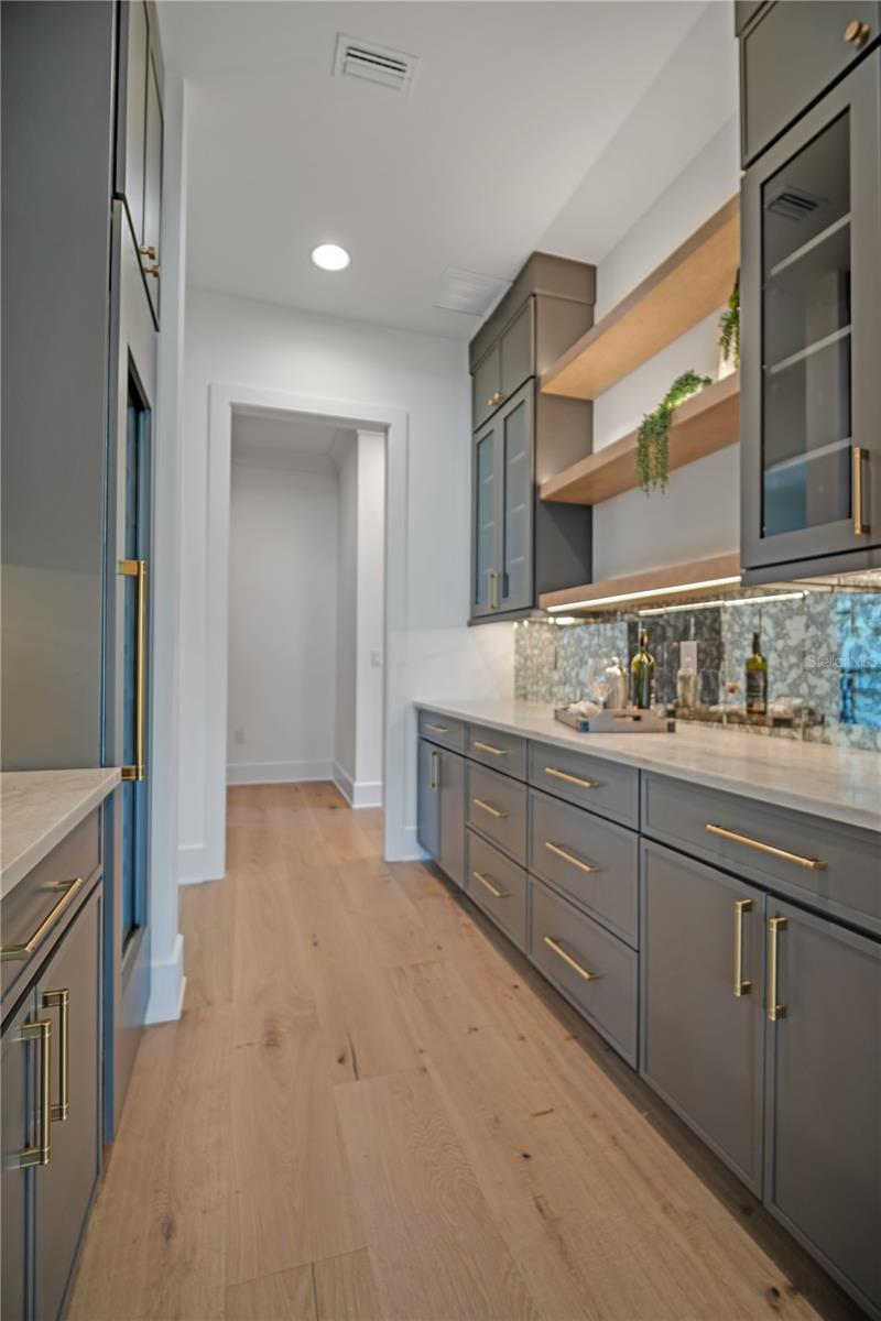 Listing photo id 2 for 4607 Lamb Avenue