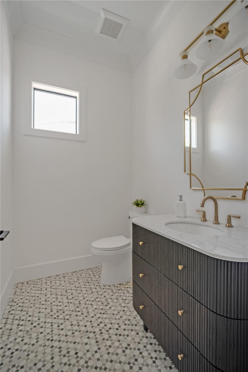 Listing photo id 6 for 4607 Lamb Avenue