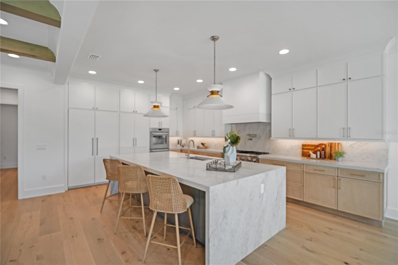 Listing photo id 7 for 4607 Lamb Avenue
