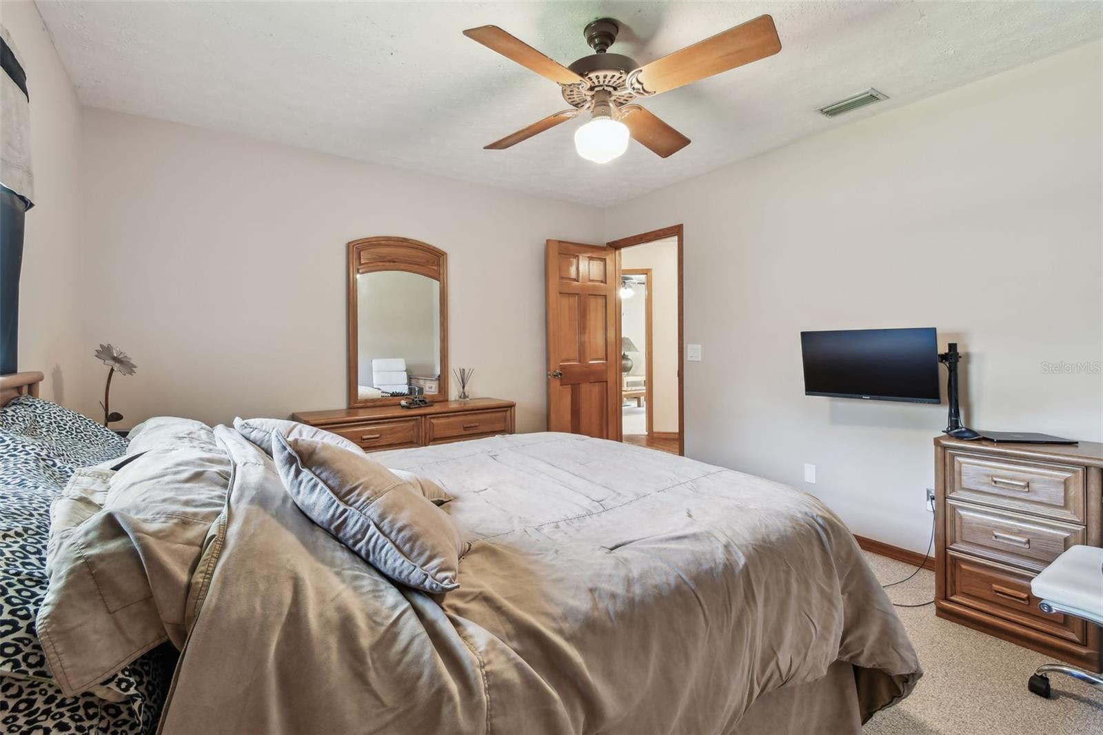 Image 33 of 50 For 2914 Timber Knoll Drive