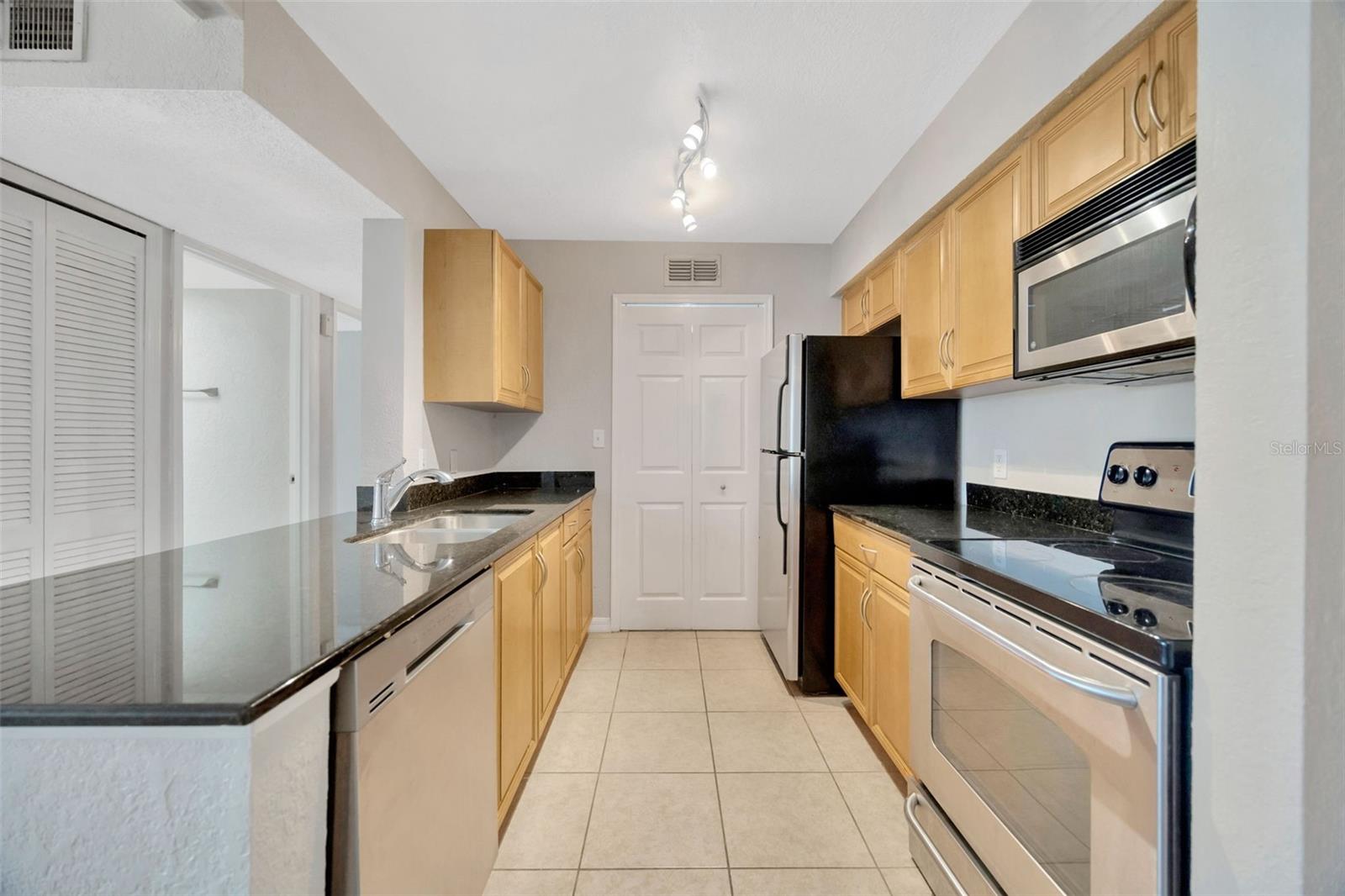Image 10 of 46 For 3270 Haviland Court 101